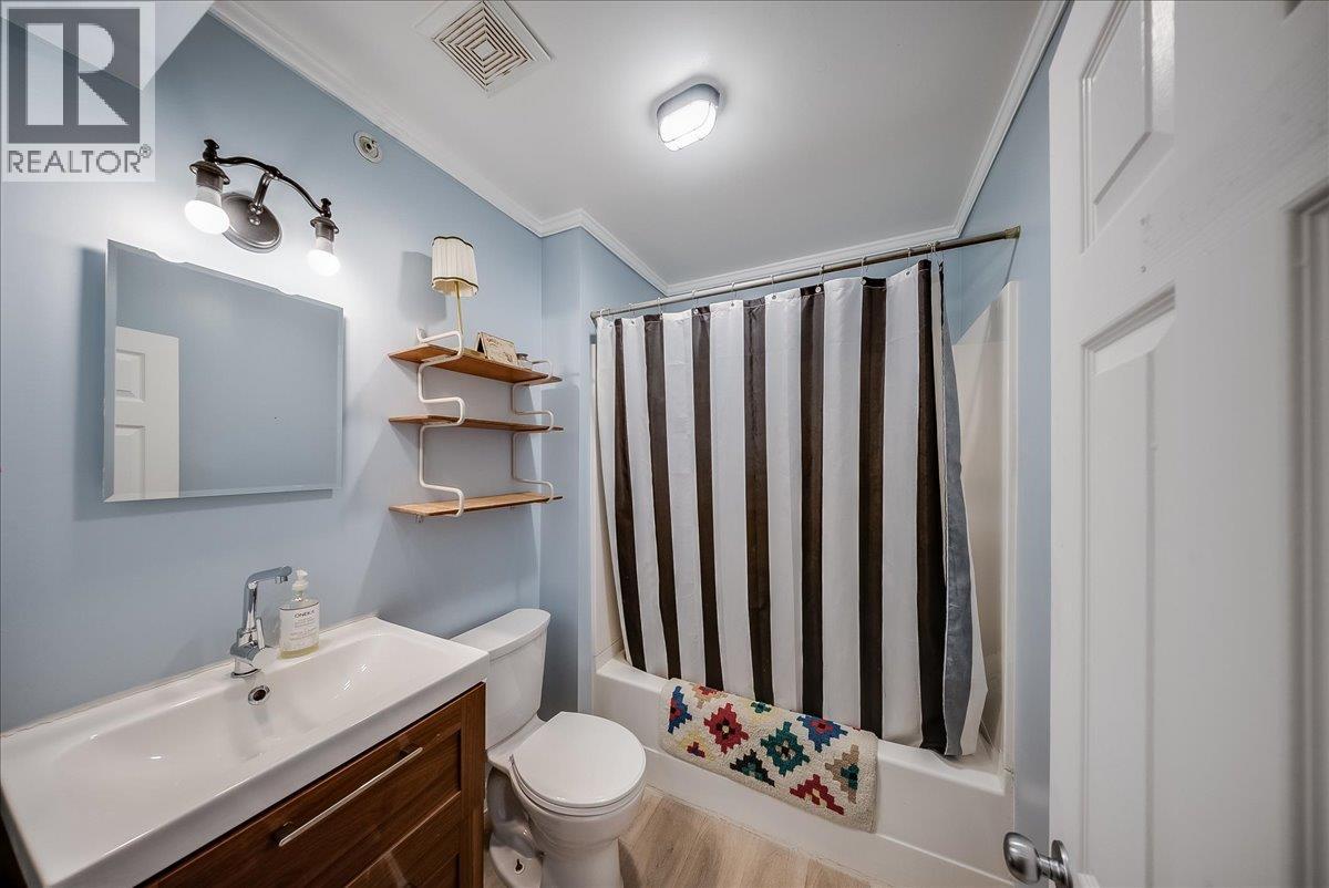 2044 Washington Street Unit# 7, Rossland, British Columbia  V0G 1Y0 - Photo 16 - 10400452