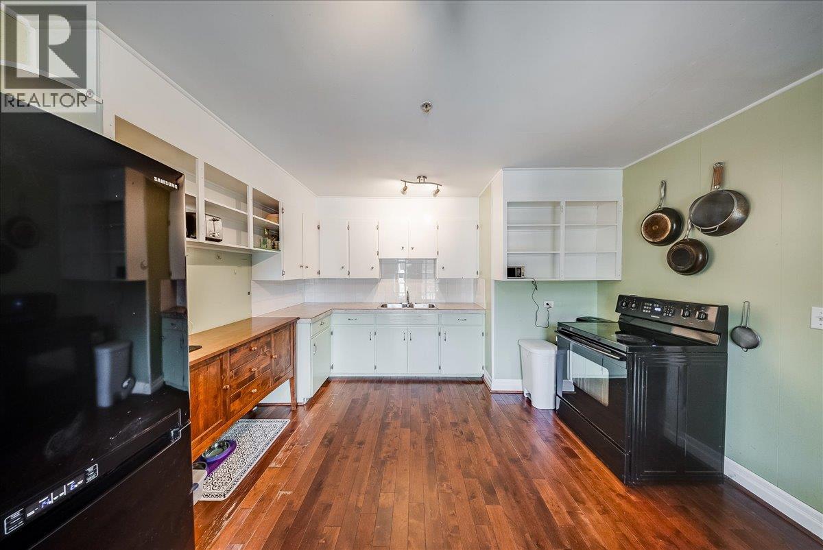 2044 Washington Street Unit# 7, Rossland, British Columbia  V0G 1Y0 - Photo 8 - 10400452