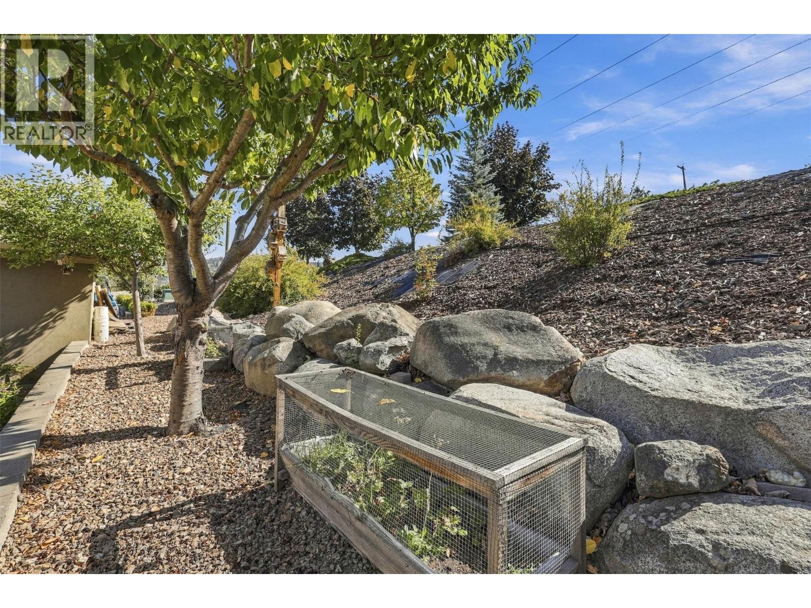456 Azure Place, Kamloops, British Columbia  V2E 2R1 - Photo 28 - 10400792