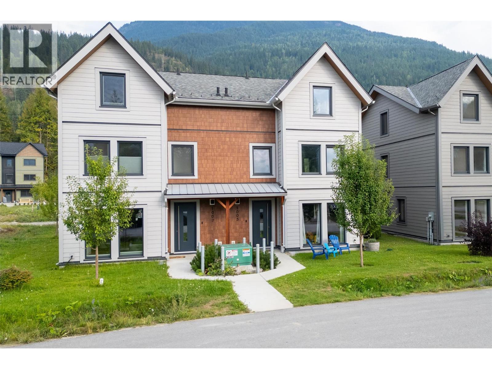 1005 Keystone Crescent, Revelstoke, British Columbia  V0E 2S3 - Photo 1 - 10400392