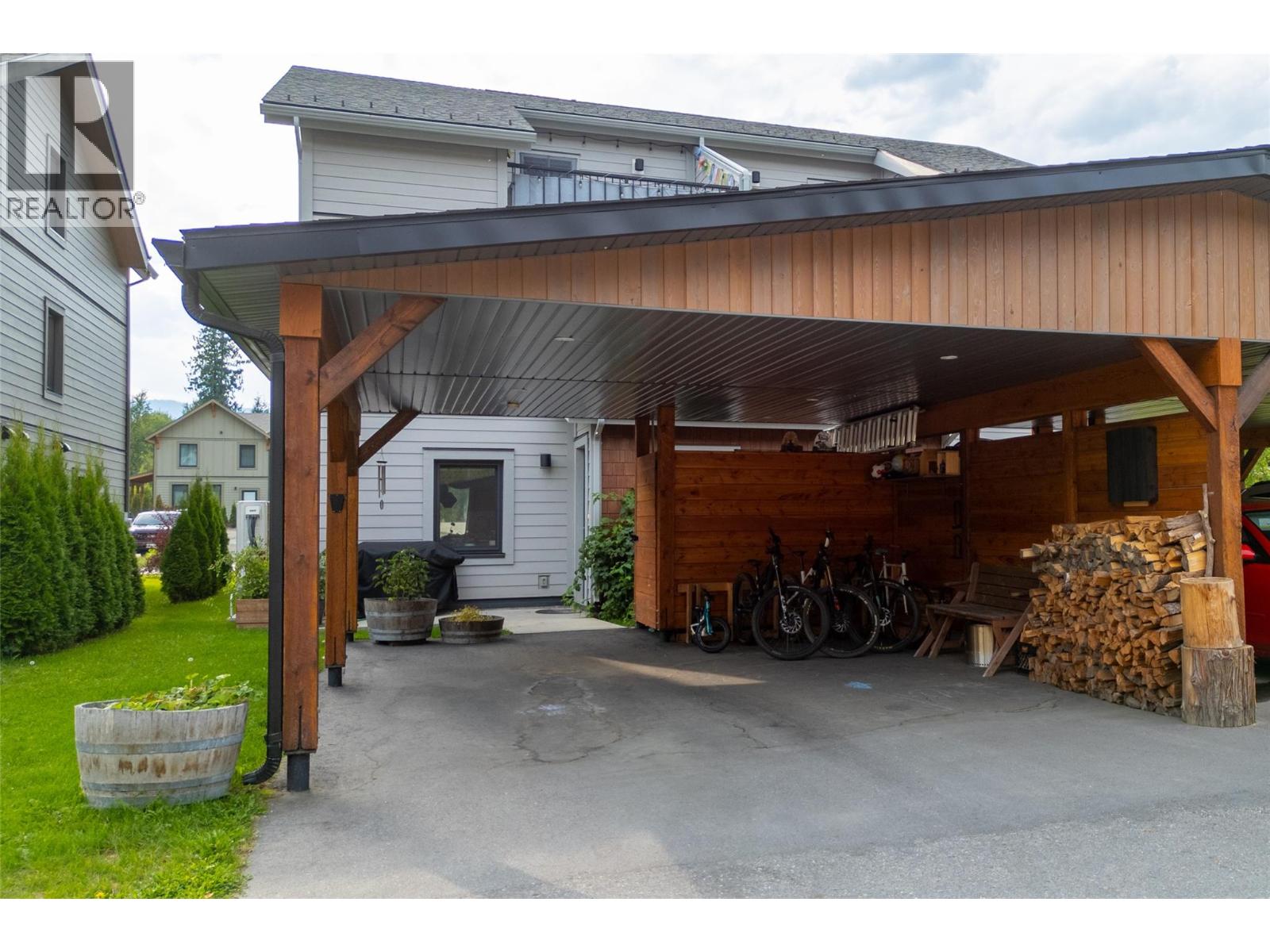 1005 Keystone Crescent, Revelstoke, British Columbia  V0E 2S3 - Photo 3 - 10400392
