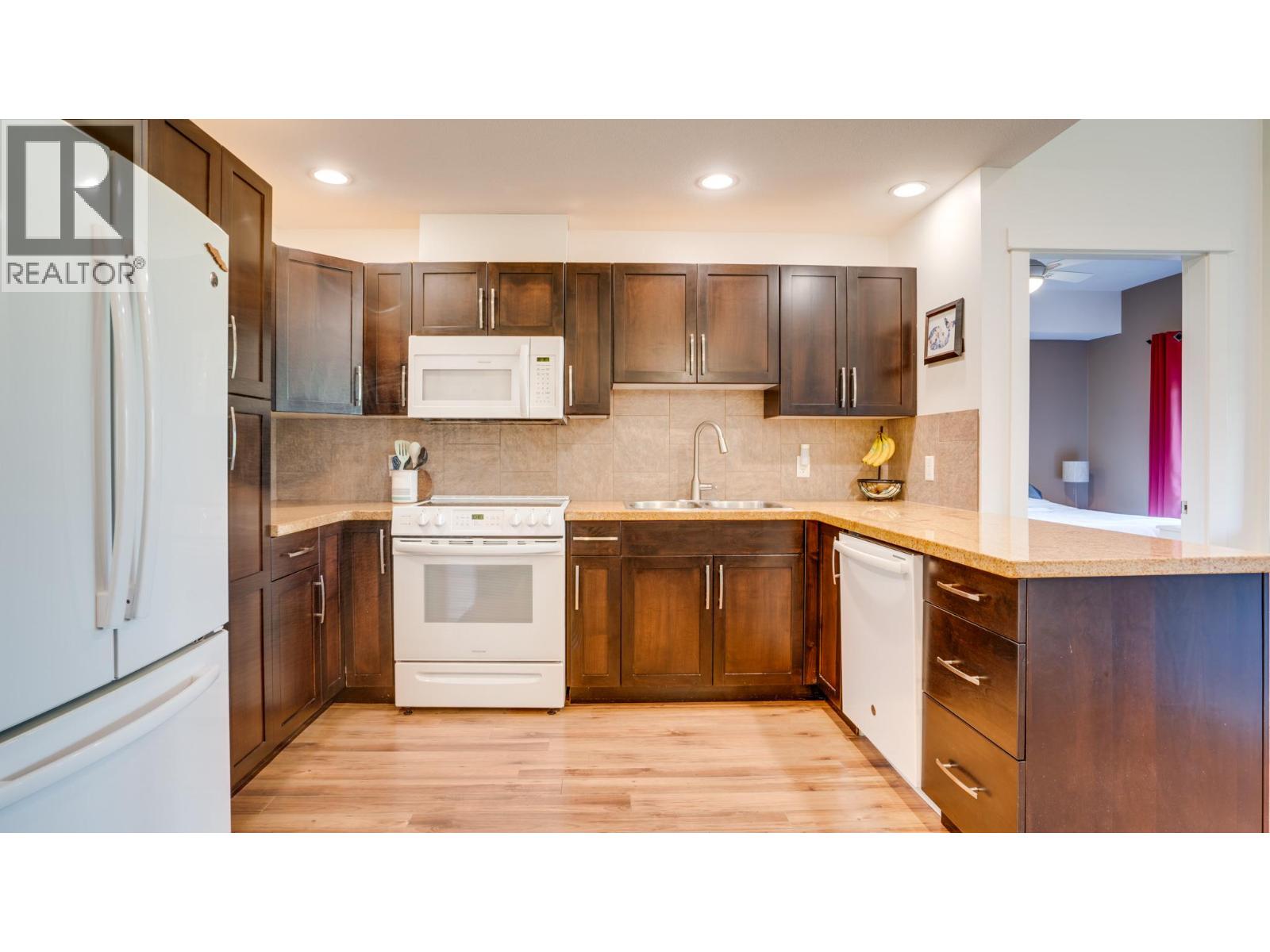 3211 Centennial Drive Unit# 28, Vernon, British Columbia  V1T 2T8 - Photo 2 - 10398650