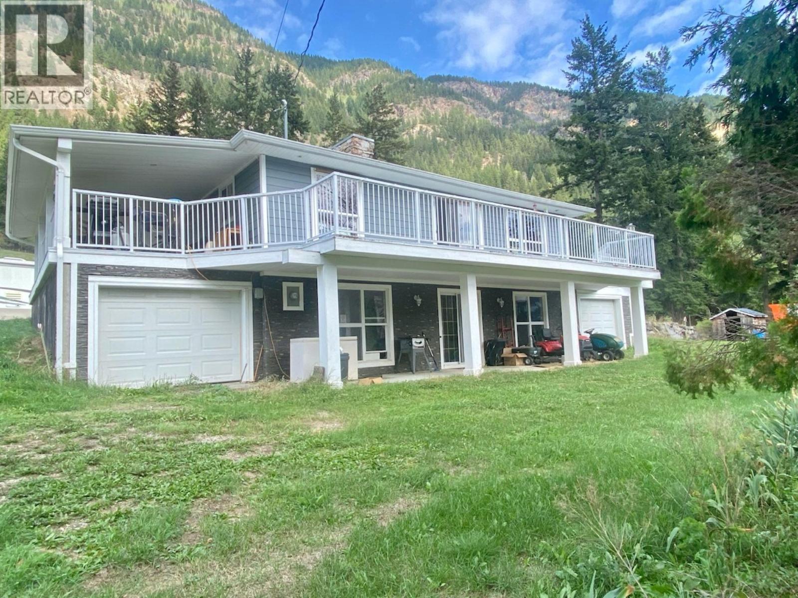 400 Agate Bay Road, Barriere, British Columbia  V0E 2E0 - Photo 3 - 10400784