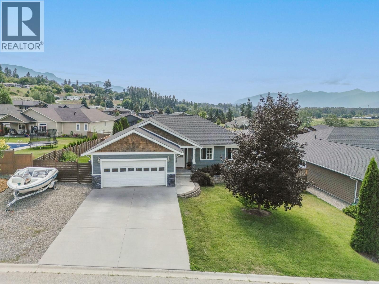 908 Purcell Crescent, Creston, British Columbia  V0B 1G3 - Photo 1 - 10400745