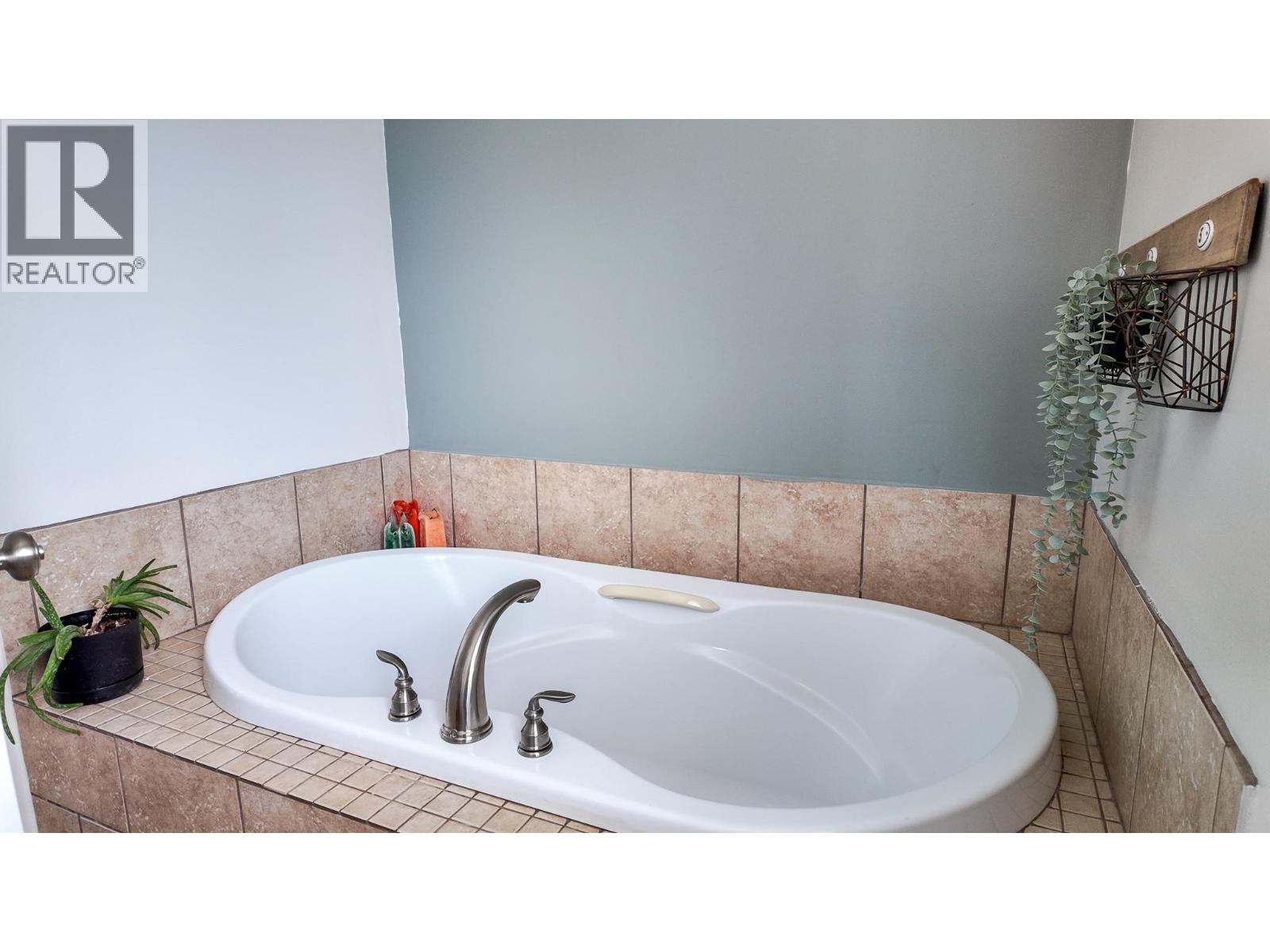 908 Purcell Crescent, Creston, British Columbia  V0B 1G3 - Photo 14 - 10400745