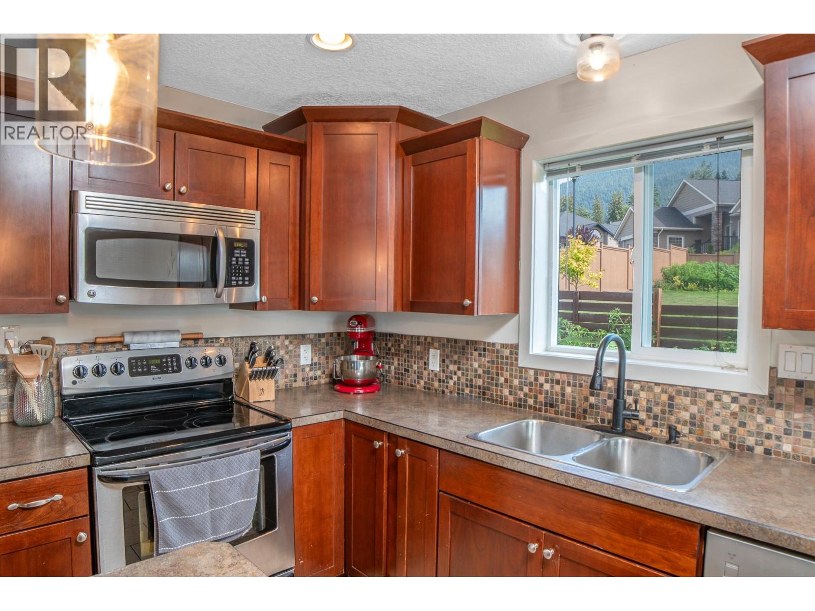 908 Purcell Crescent, Creston, British Columbia  V0B 1G3 - Photo 20 - 10400745