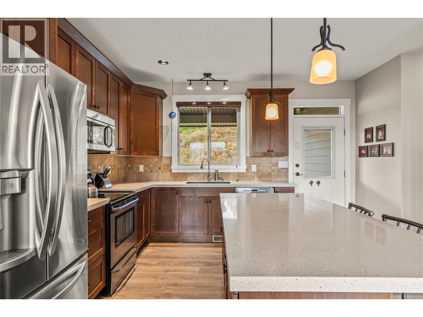 121 Blackcomb Court, Vernon, British Columbia  V1B 4E1 - Photo 6 - 10400686