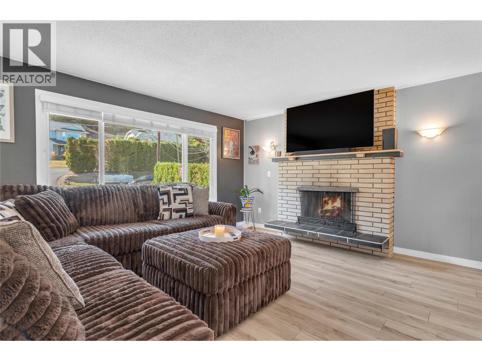 3227 Mciver Road, West Kelowna, British Columbia  V4T 1G1 - Photo 3 - 10400643