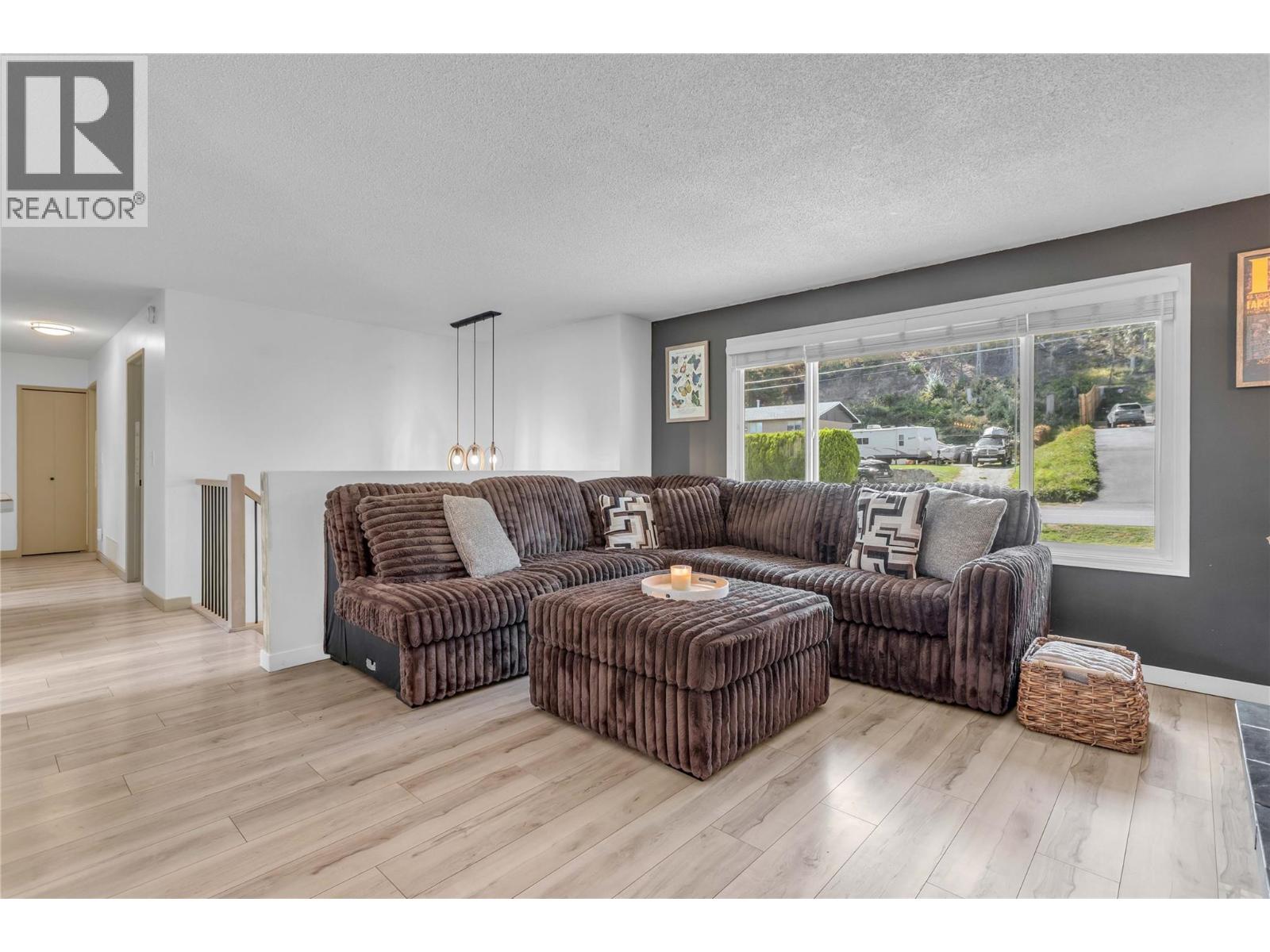 3227 Mciver Road, West Kelowna, British Columbia  V4T 1G1 - Photo 4 - 10400643