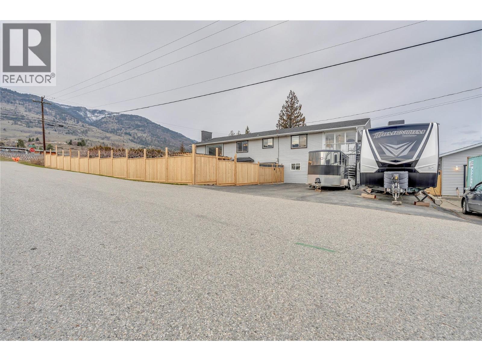 386 Road 11 Road, Oliver, British Columbia  V0H 1T1 - Photo 1 - 10400587