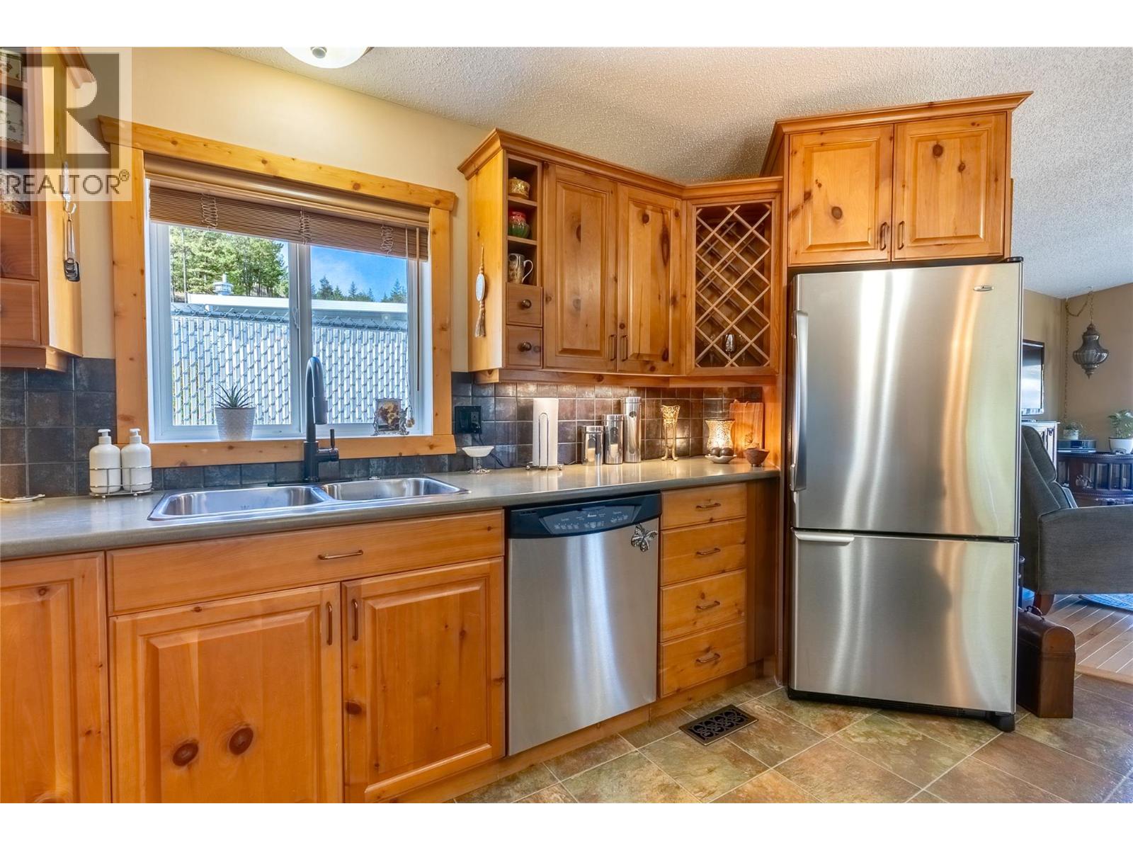1555 Howe Road Unit# 86, Kamloops, British Columbia  V1S 1Y4 - Photo 7 - 10400448