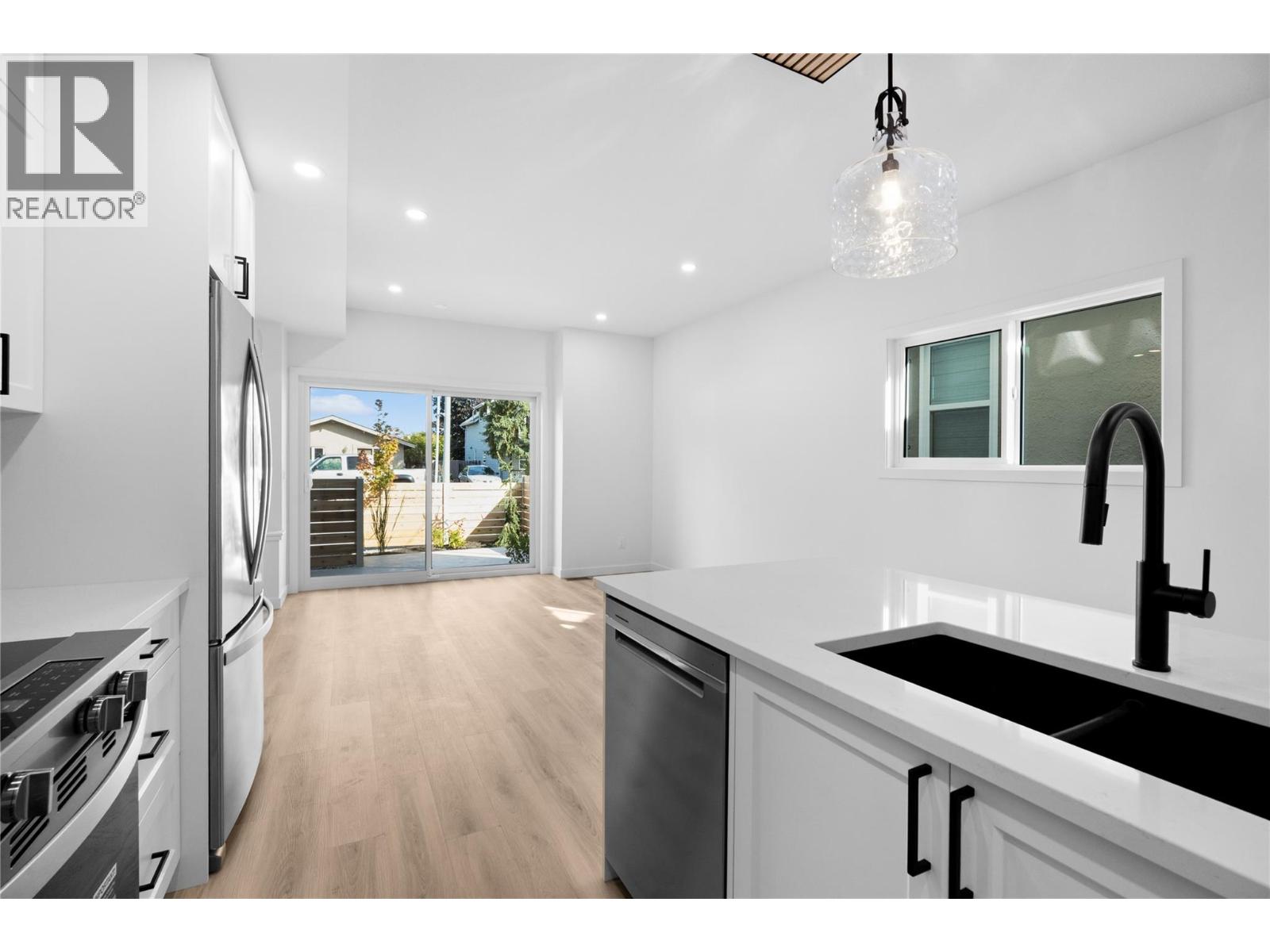 424 Bennett Avenue Unit# 102, Penticton, British Columbia  V2A 2P6 - Photo 3 - 10400582