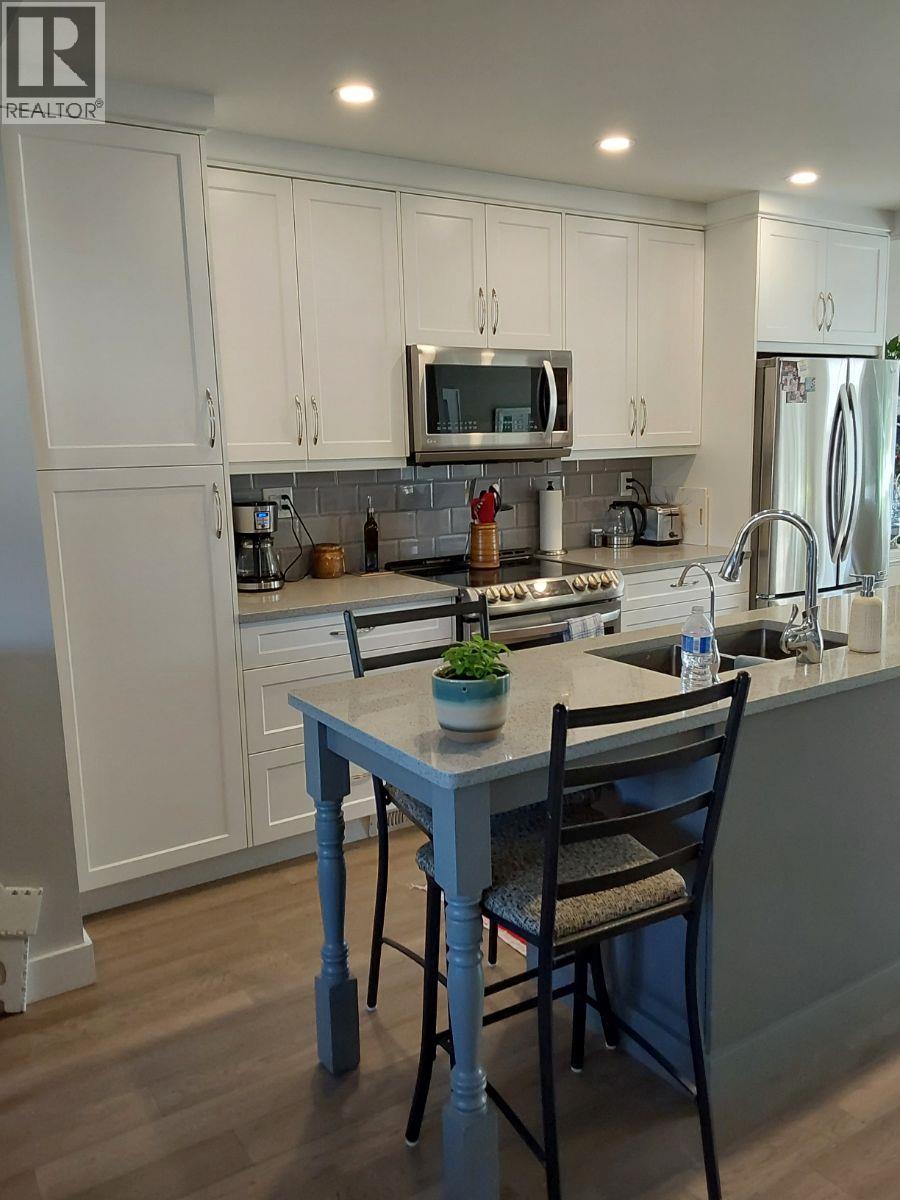 8310 70th Avenue, Osoyoos, British Columbia  V0H 1V7 - Photo 16 - 10400168