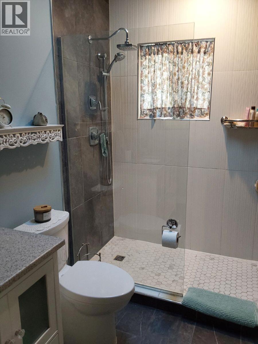8310 70th Avenue, Osoyoos, British Columbia  V0H 1V7 - Photo 18 - 10400168