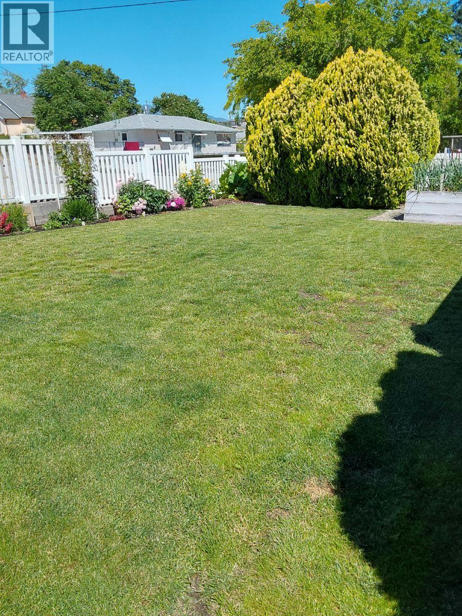 8310 70th Avenue, Osoyoos, British Columbia  V0H 1V7 - Photo 8 - 10400168