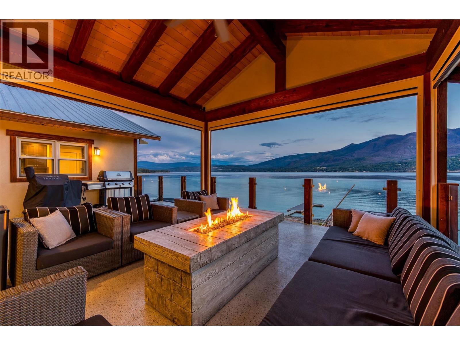 2968 Mabry Road, Lee Creek, British Columbia  V0E 1M4 - Photo 10 - 10400391