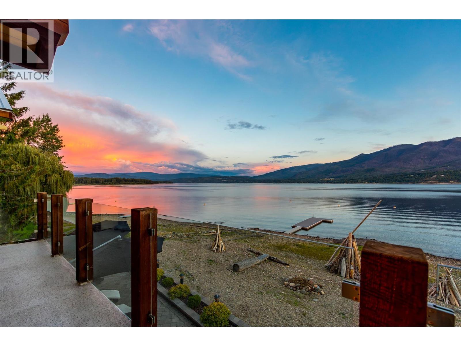 2968 Mabry Road, Lee Creek, British Columbia  V0E 1M4 - Photo 11 - 10400391
