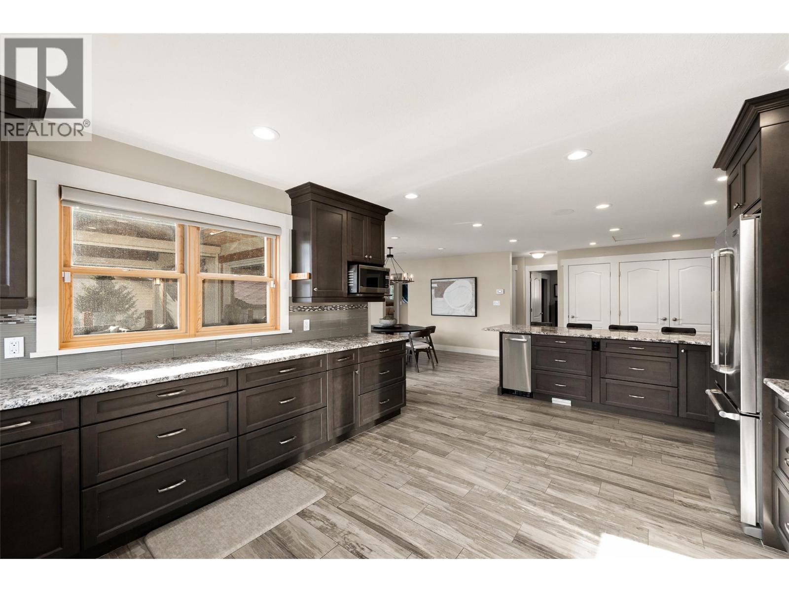 2968 Mabry Road, Lee Creek, British Columbia  V0E 1M4 - Photo 18 - 10400391