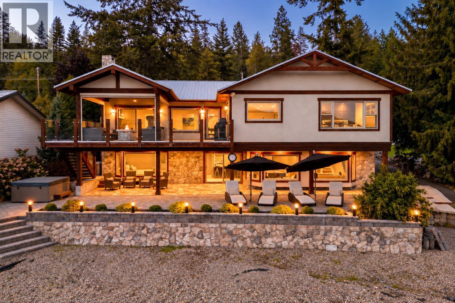2968 Mabry Road, Lee Creek, British Columbia  V0E 1M4 - Photo 3 - 10400391