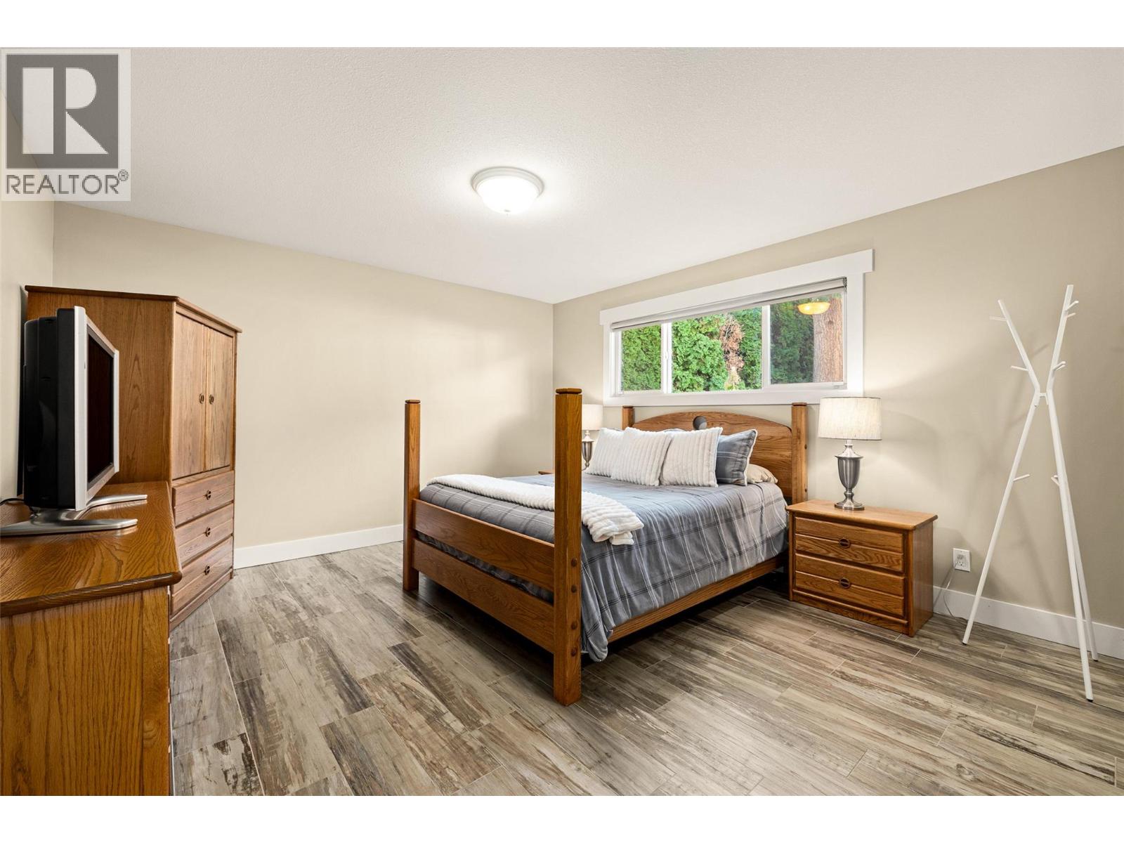 2968 Mabry Road, Lee Creek, British Columbia  V0E 1M4 - Photo 34 - 10400391