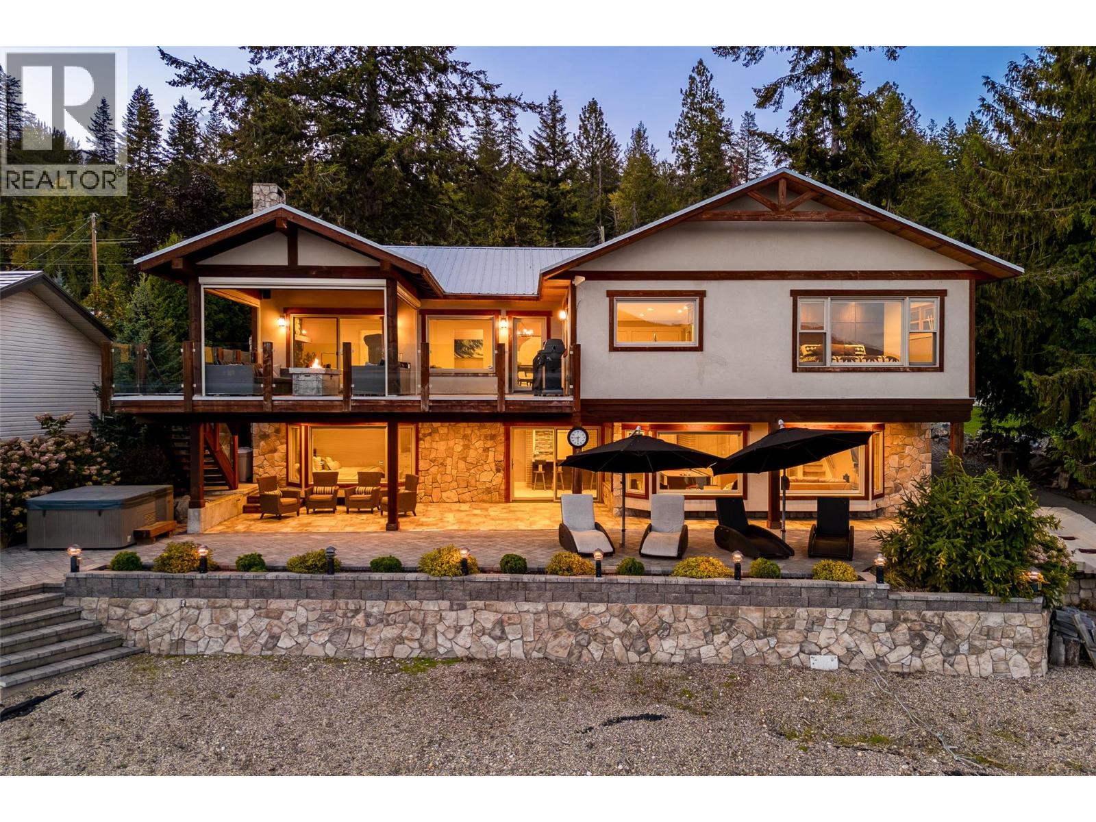 2968 Mabry Road, Lee Creek, British Columbia  V0E 1M4 - Photo 4 - 10400391