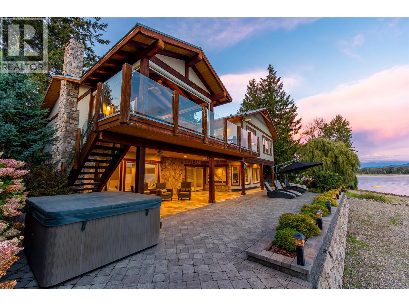 2968 Mabry Road, Lee Creek, British Columbia  V0E 1M4 - Photo 7 - 10400391