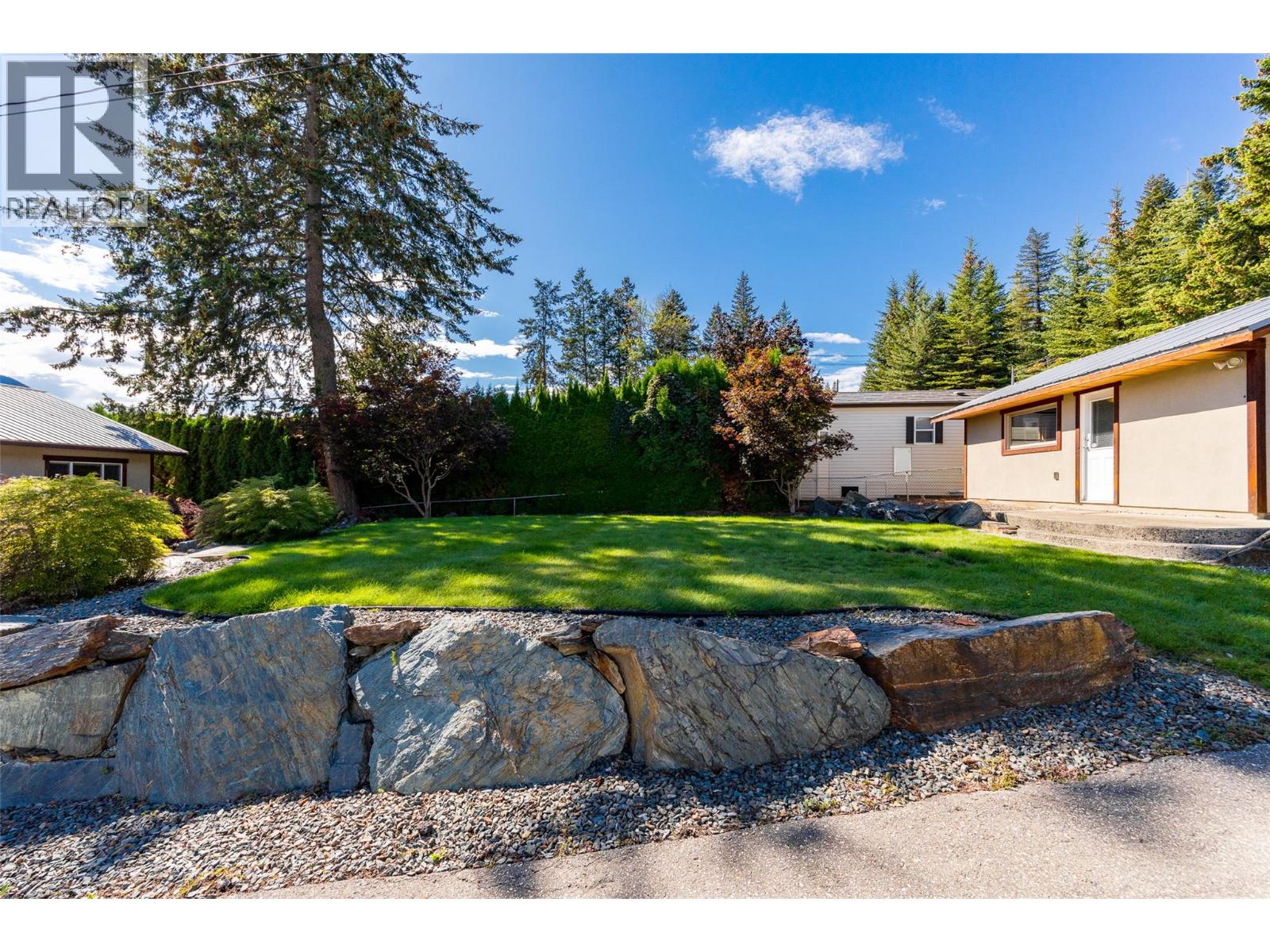 2968 Mabry Road, Lee Creek, British Columbia  V0E 1M4 - Photo 72 - 10400391