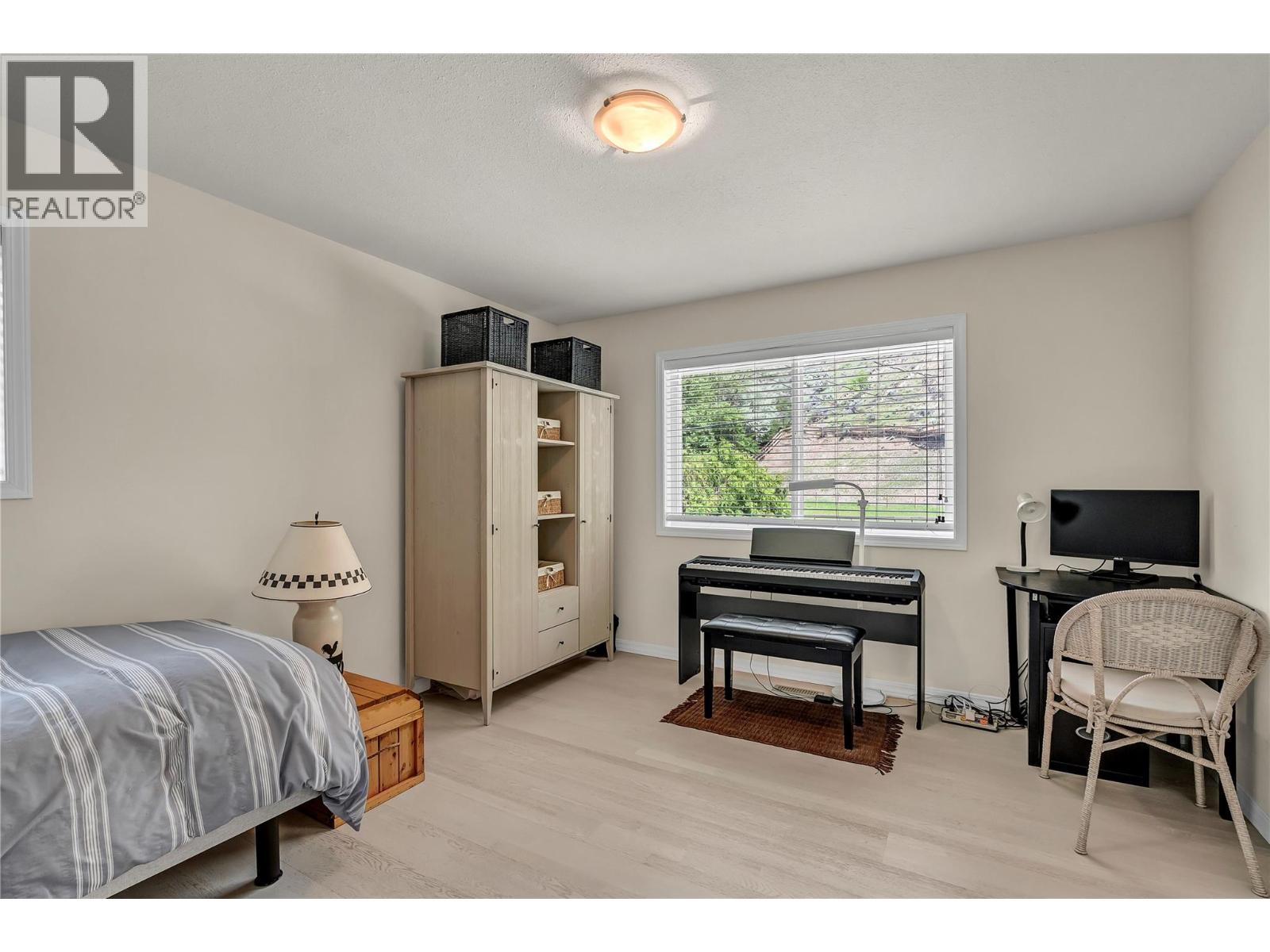 4597 Lakeside Road, Penticton, British Columbia  V2A 8W4 - Photo 38 - 10400778