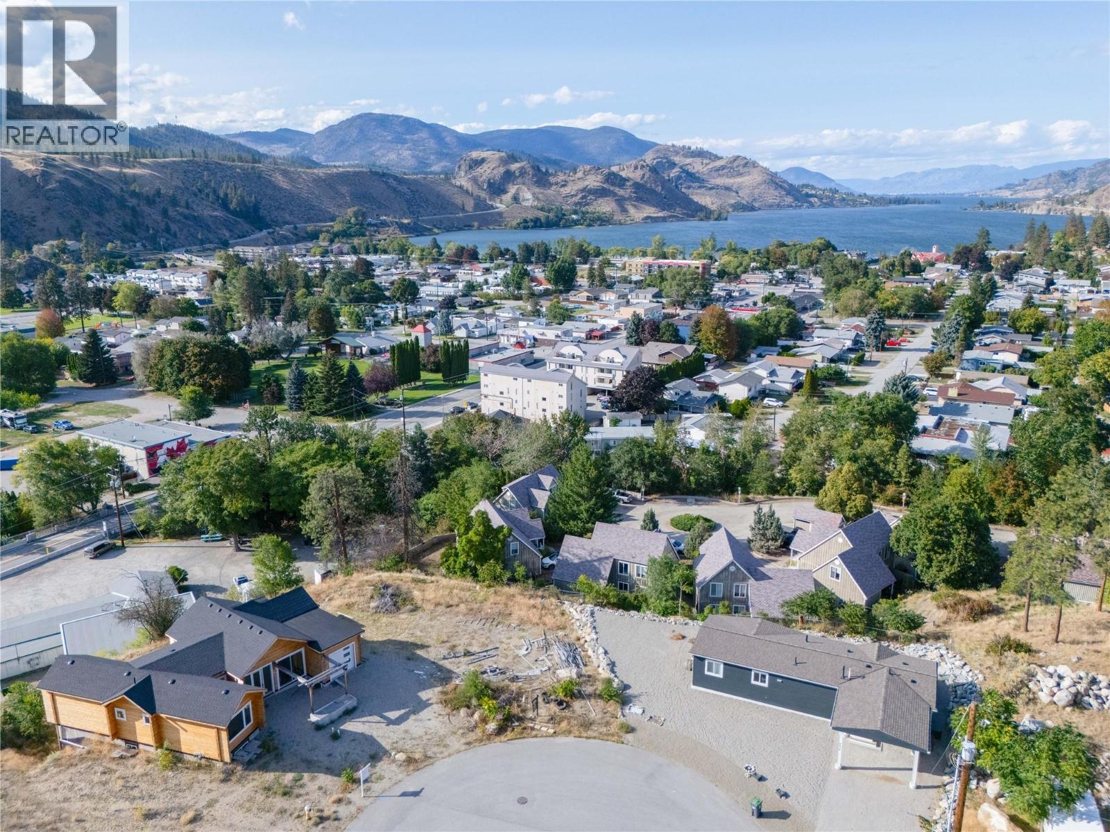4844 Bassett Avenue, Okanagan Falls, British Columbia  V0H 1R2 - Photo 1 - 10400739