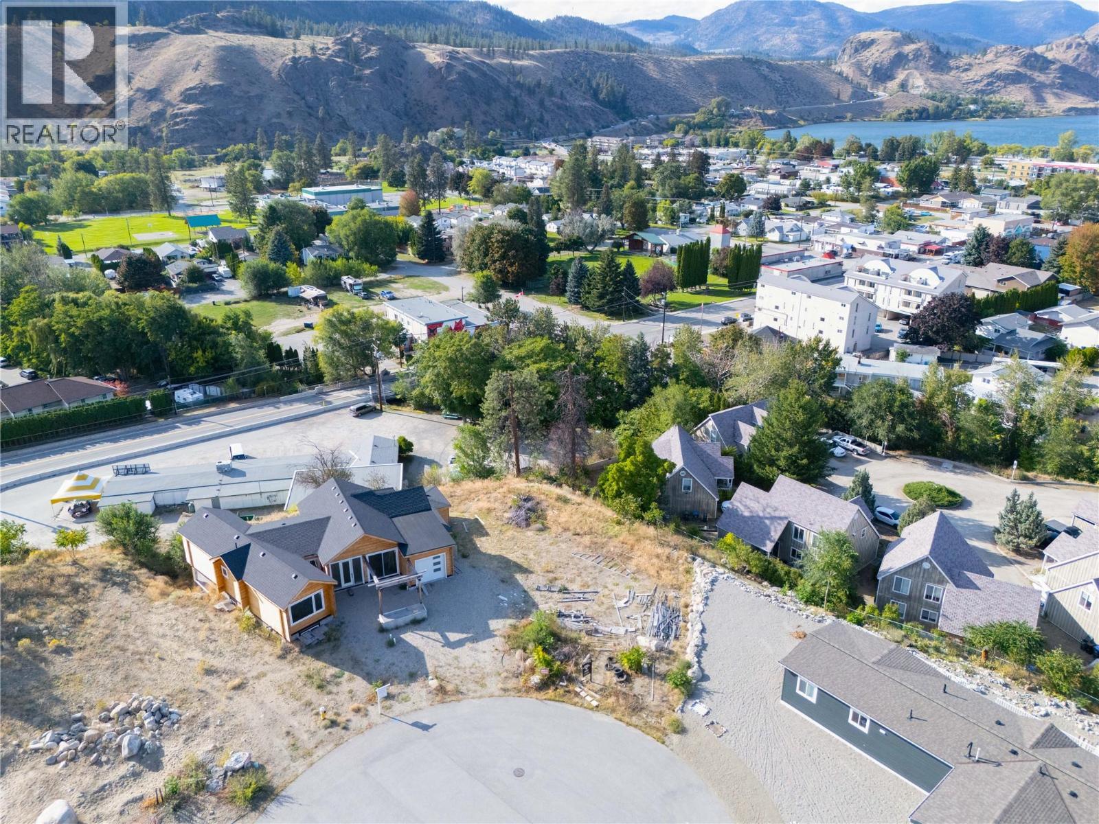 4844 Bassett Avenue, Okanagan Falls, British Columbia  V0H 1R2 - Photo 2 - 10400739