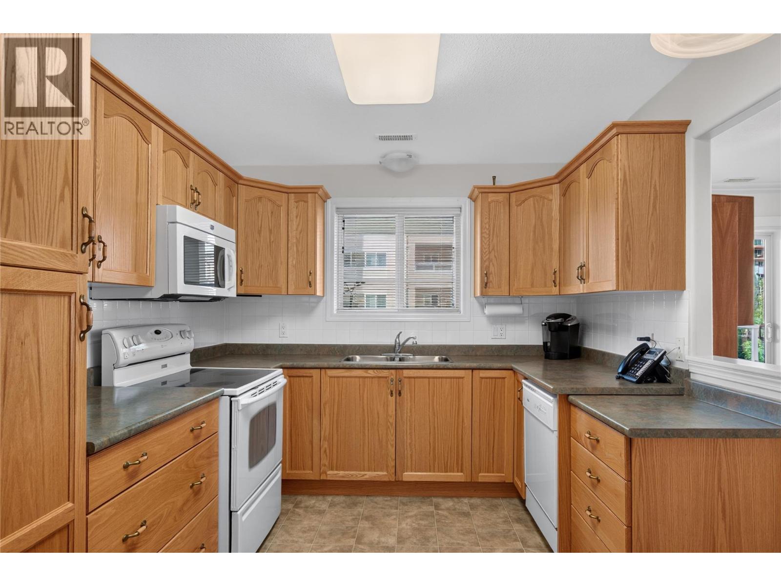 2285 Atkinson Street Unit# 506, Penticton, British Columbia  V2A 8R7 - Photo 8 - 10400321