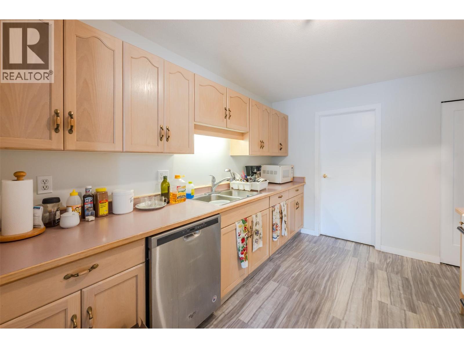 872 Fairview Road Unit# 103, Penticton, British Columbia  V2A 5Y8 - Photo 12 - 10400850
