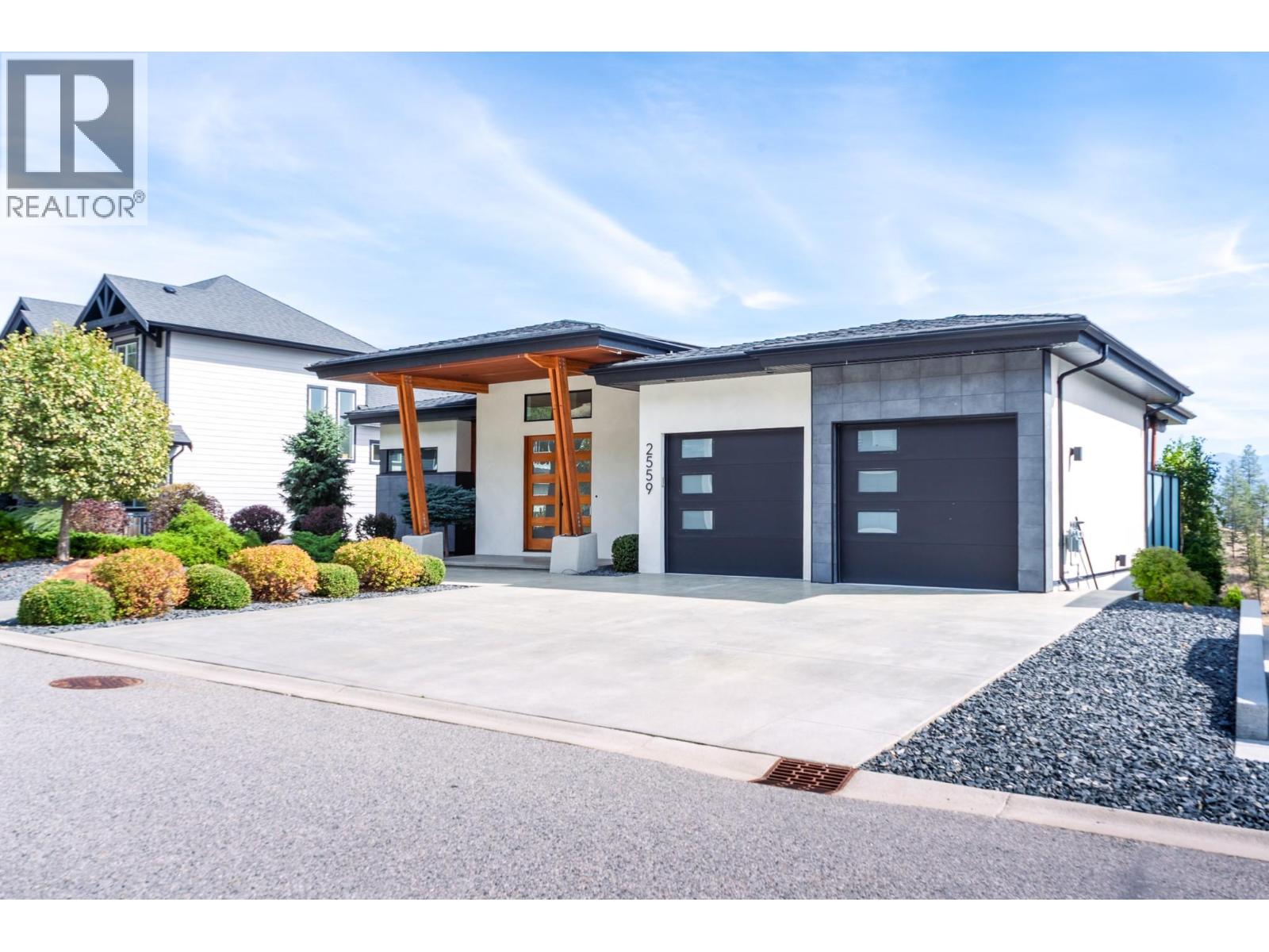 2559 Crown Crest Drive, West Kelowna, British Columbia  V4T 3M6 - Photo 1 - 10400783