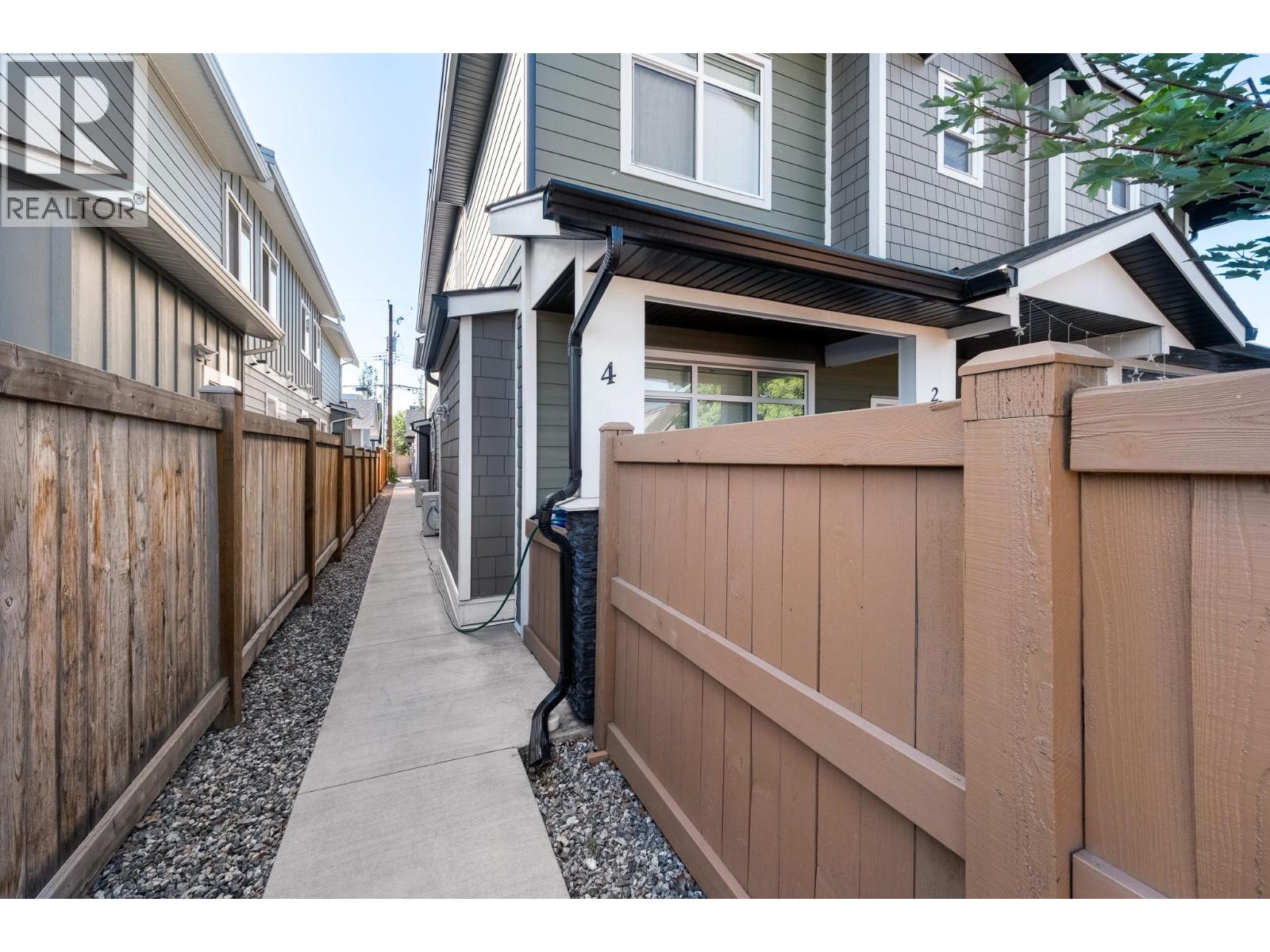 825 Cadder Avenue Unit# 4, Kelowna, British Columbia  V1Y 5N7 - Photo 2 - 10400405