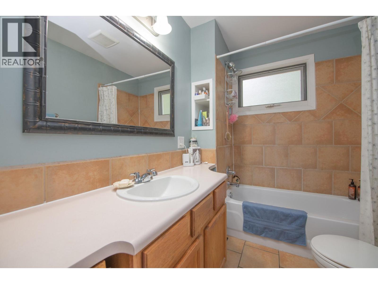 12005 Kalamalka Road, Coldstream, British Columbia  V1B 1M3 - Photo 12 - 10400419
