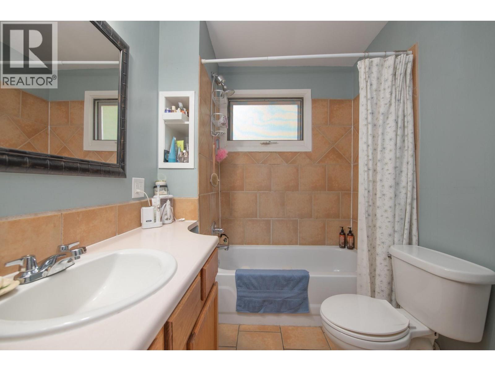 12005 Kalamalka Road, Coldstream, British Columbia  V1B 1M3 - Photo 13 - 10400419