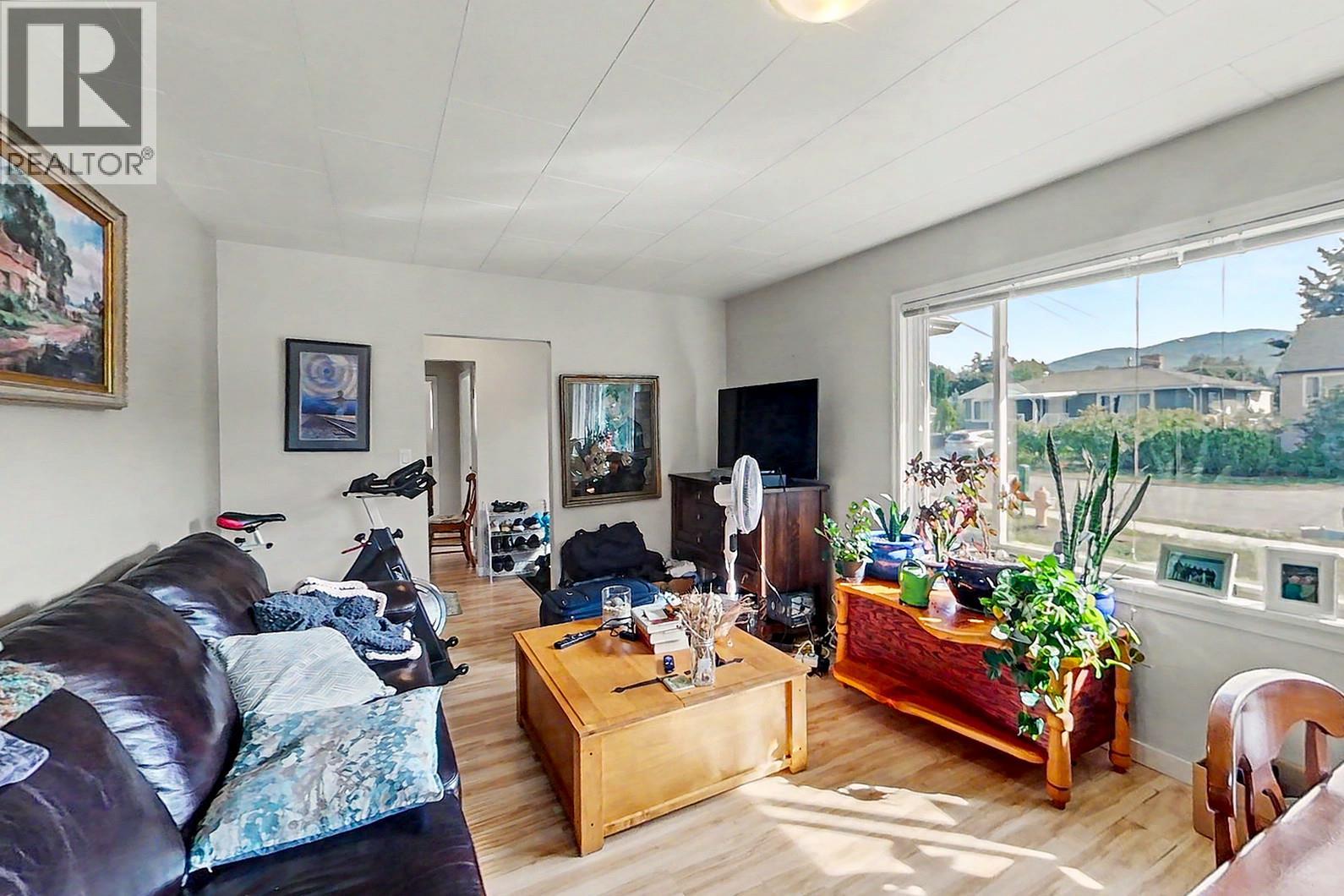 4404 25 Street, Vernon, British Columbia  V1T 4S6 - Photo 2 - 10400589