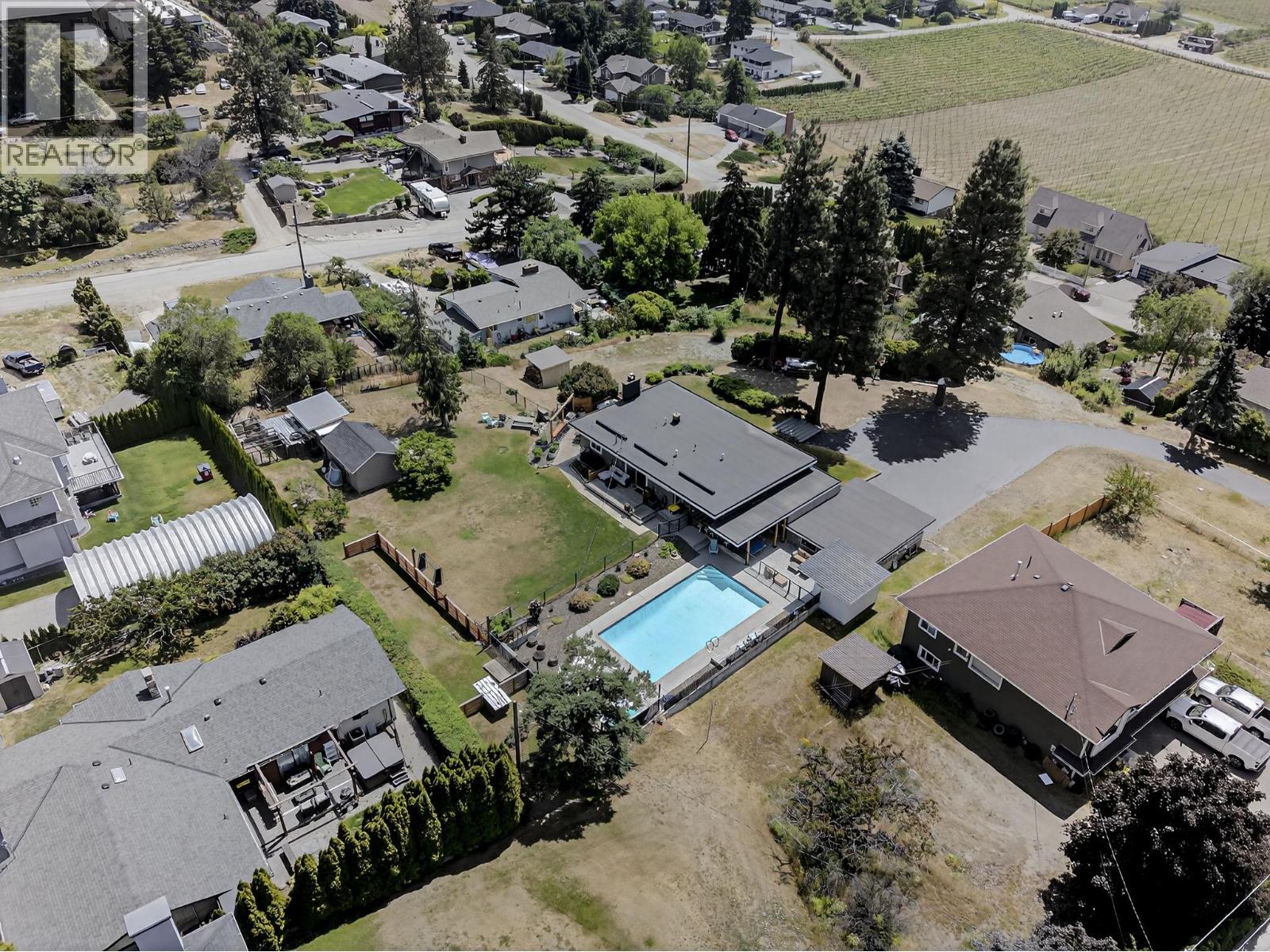 2715 Boucherie Road, West Kelowna, British Columbia  V1Z 2G3 - Photo 3 - 10400834