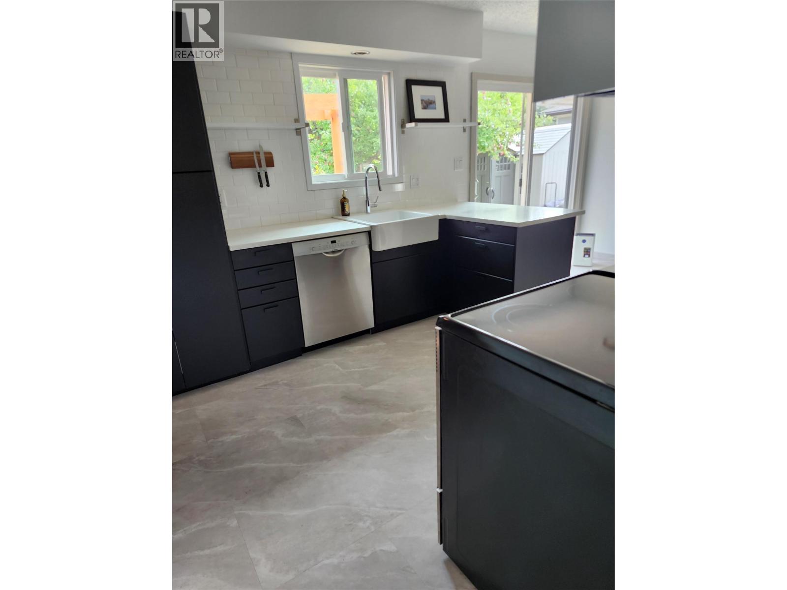 12261 Saunders Crescent, Summerland, British Columbia  V0H 1Z9 - Photo 4 - 10400715