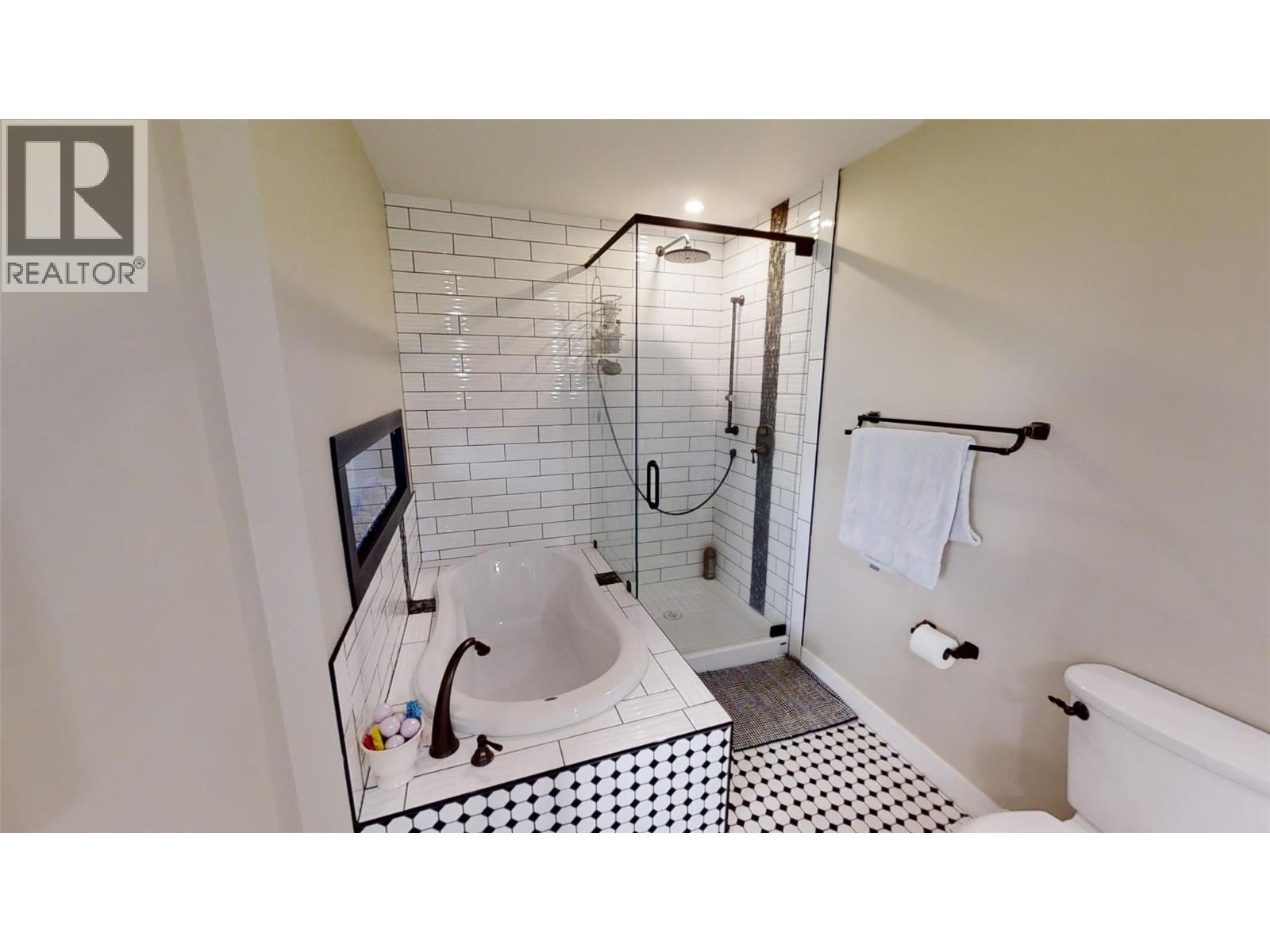 1705 Knollwood Crescent, Kamloops, British Columbia  V2C 4M3 - Photo 12 - 10400858