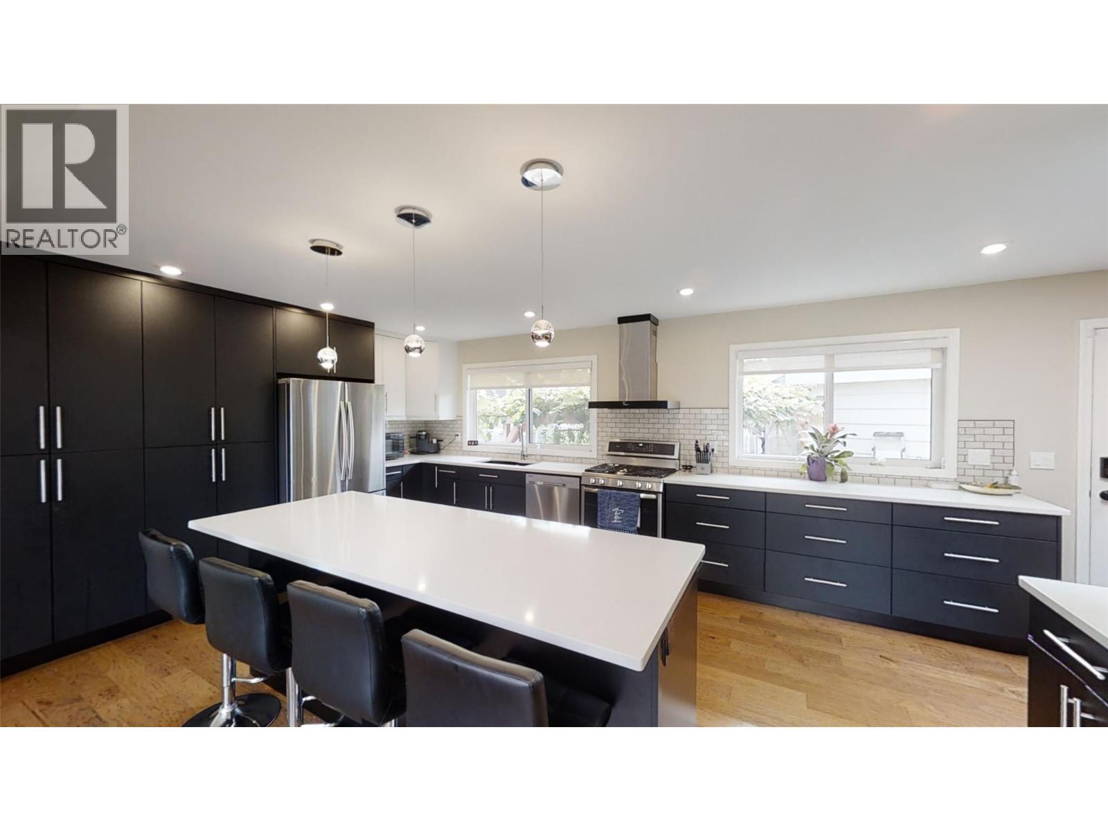 1705 Knollwood Crescent, Kamloops, British Columbia  V2C 4M3 - Photo 2 - 10400858