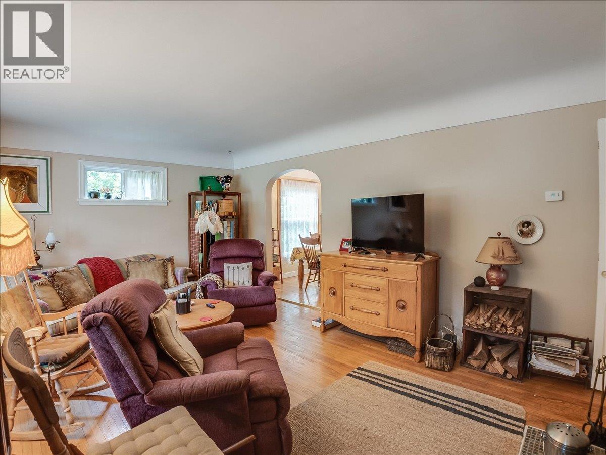 908 Fifth Street, Nelson, British Columbia  V1L 2X8 - Photo 15 - 10400852