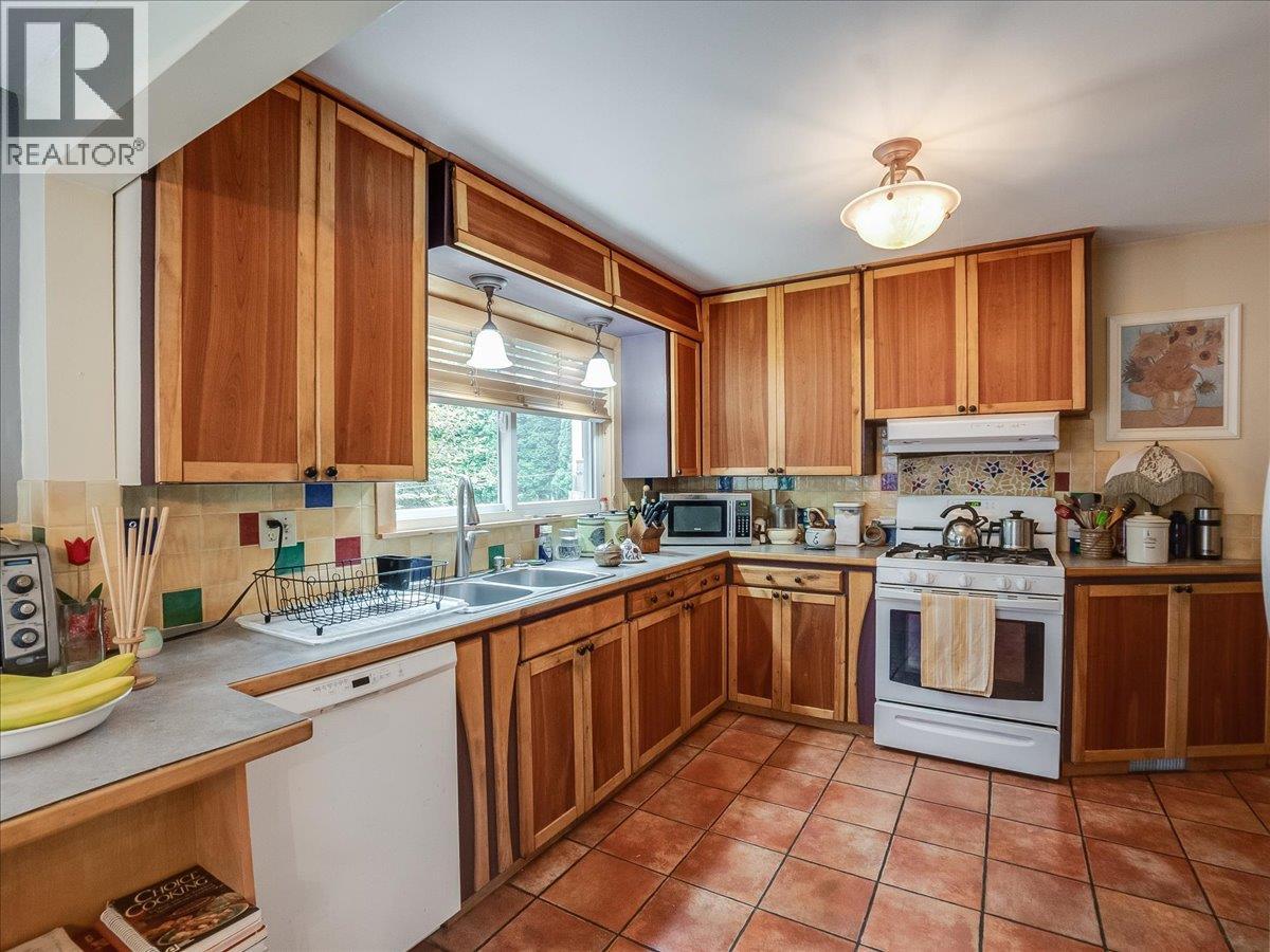 908 Fifth Street, Nelson, British Columbia  V1L 2X8 - Photo 21 - 10400852