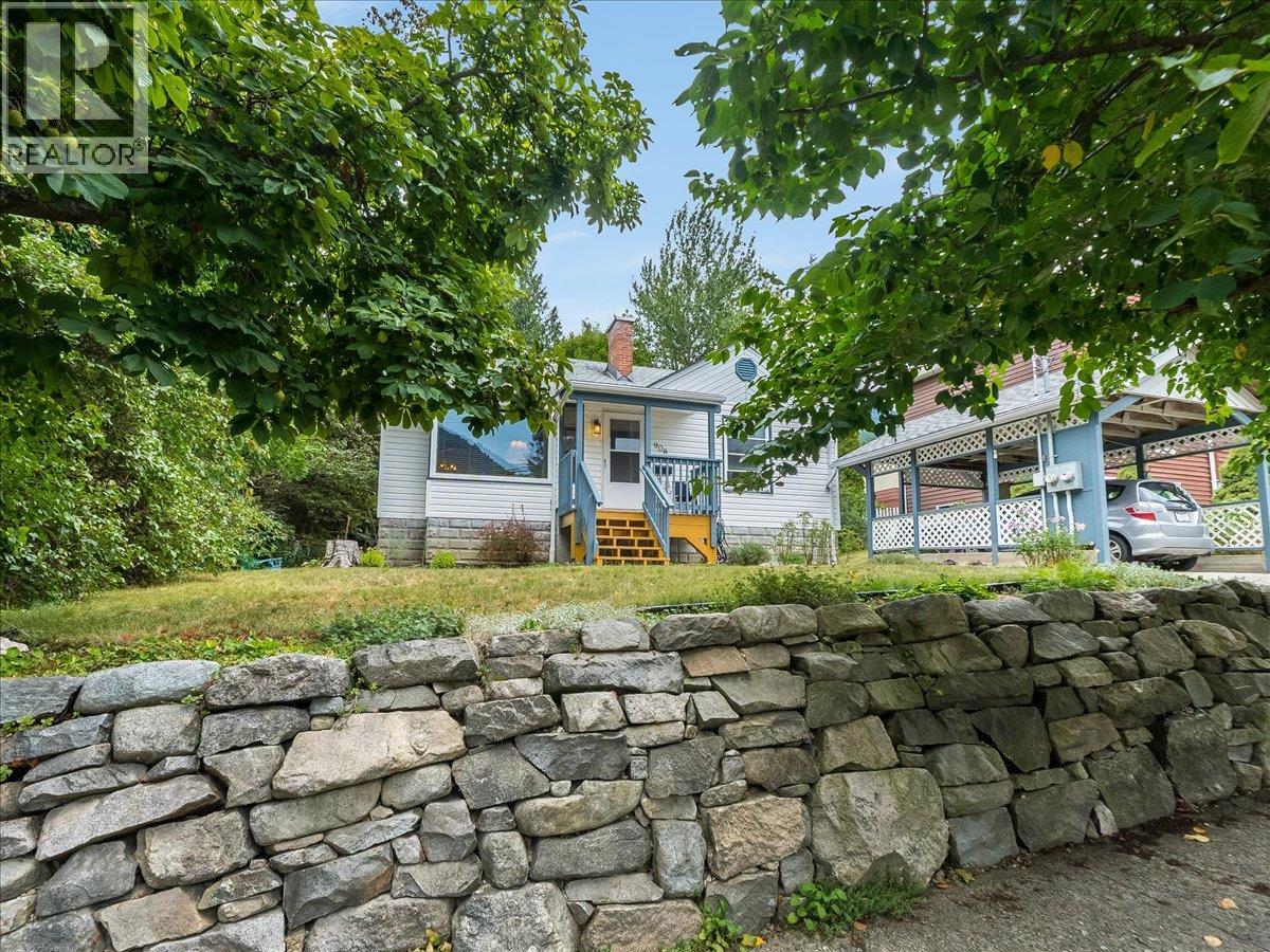 908 Fifth Street, Nelson, British Columbia  V1L 2X8 - Photo 3 - 10400852