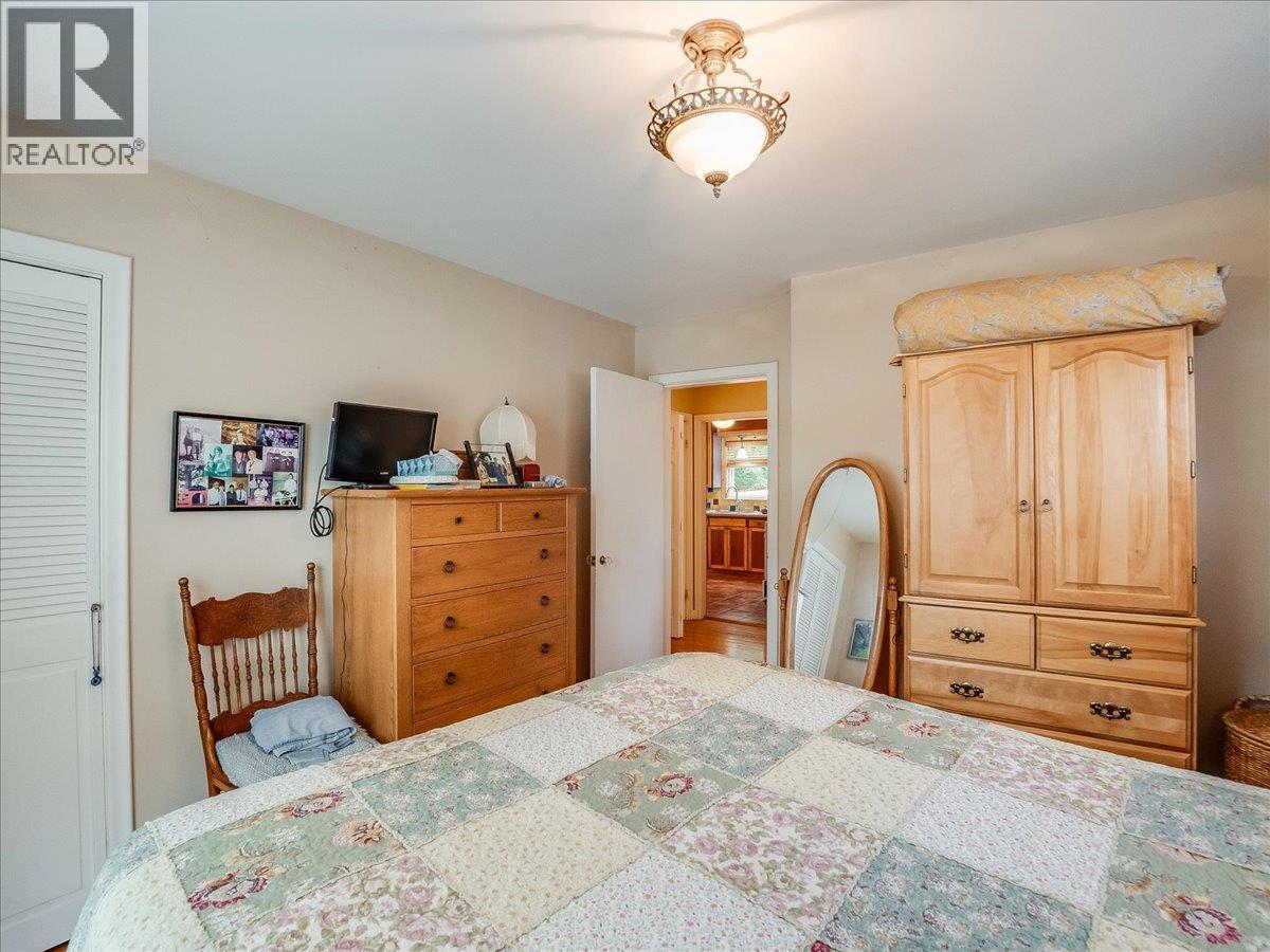 908 Fifth Street, Nelson, British Columbia  V1L 2X8 - Photo 32 - 10400852