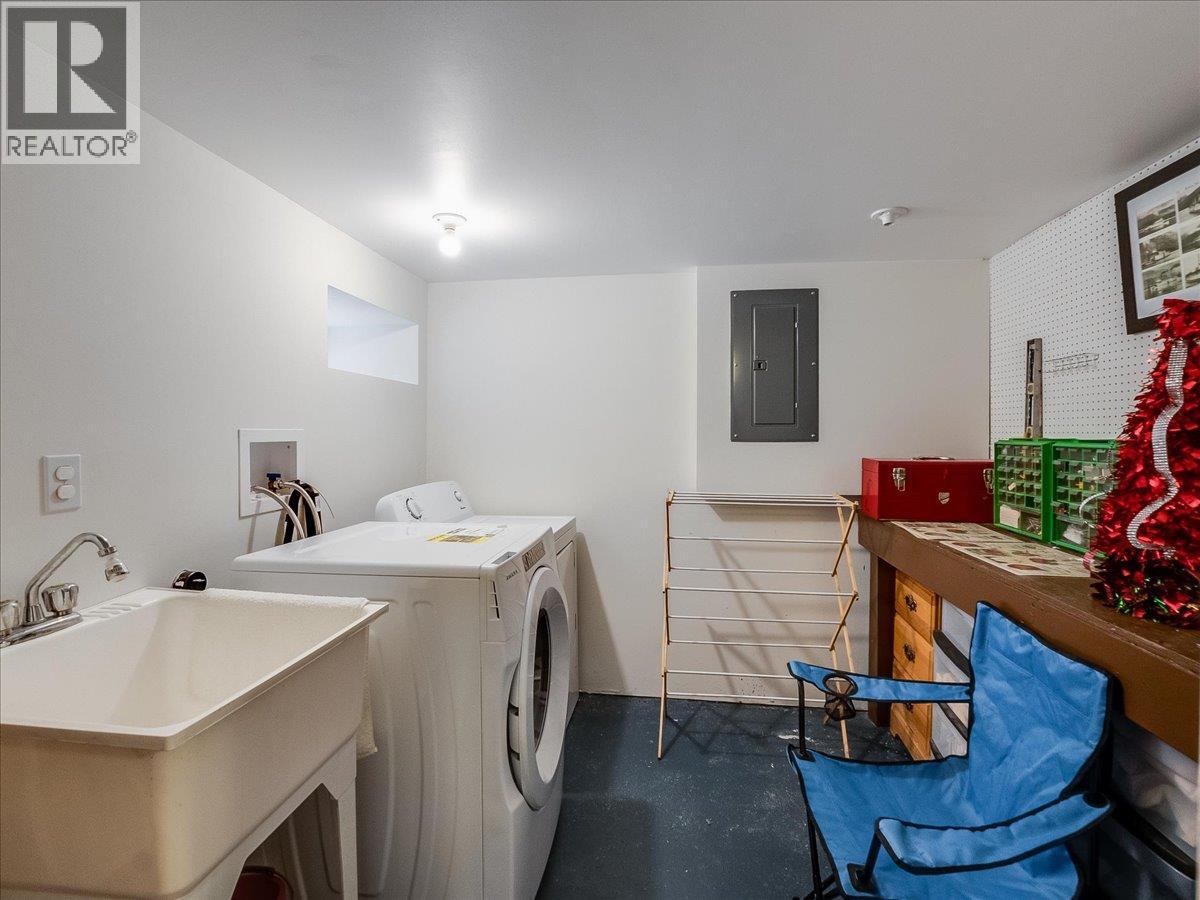 908 Fifth Street, Nelson, British Columbia  V1L 2X8 - Photo 35 - 10400852