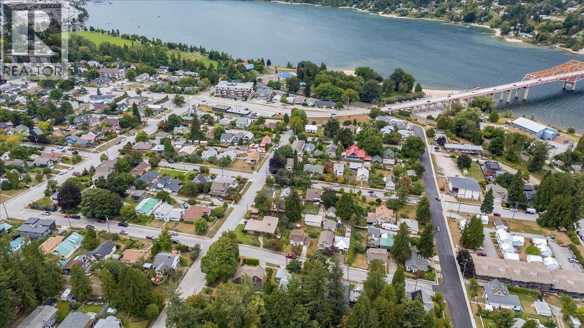908 Fifth Street, Nelson, British Columbia  V1L 2X8 - Photo 6 - 10400852