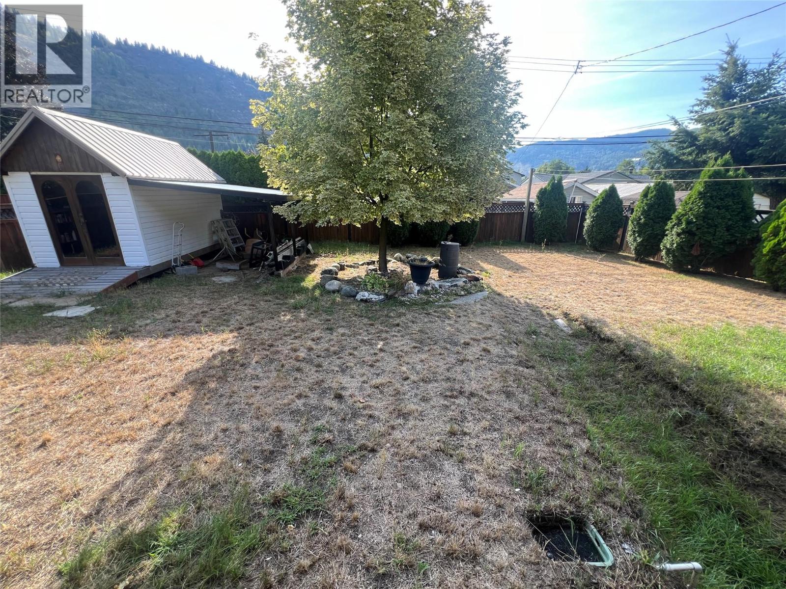 1116 Marianna Crescent, Trail, British Columbia  V1R 1C7 - Photo 19 - 10400672