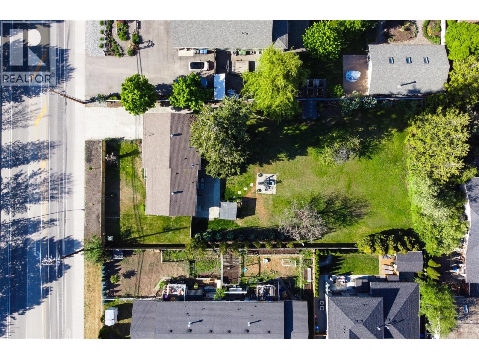 4445 Gordon Drive, Kelowna, British Columbia  V1W 1S9 - Photo 3 - 10400882