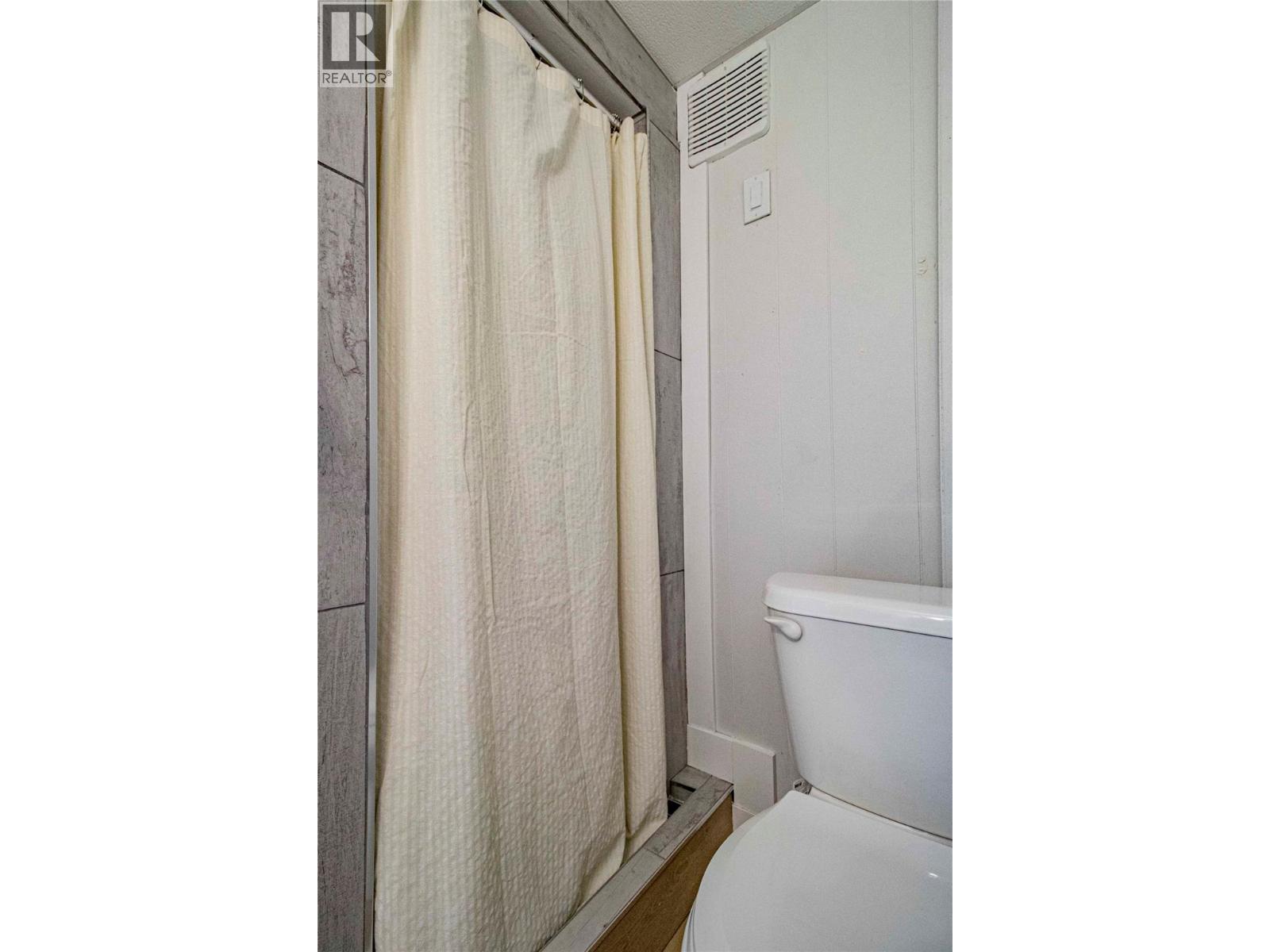 1605 Carmi Avenue, Penticton, British Columbia  V2A 6Y1 - Photo 27 - 10400683